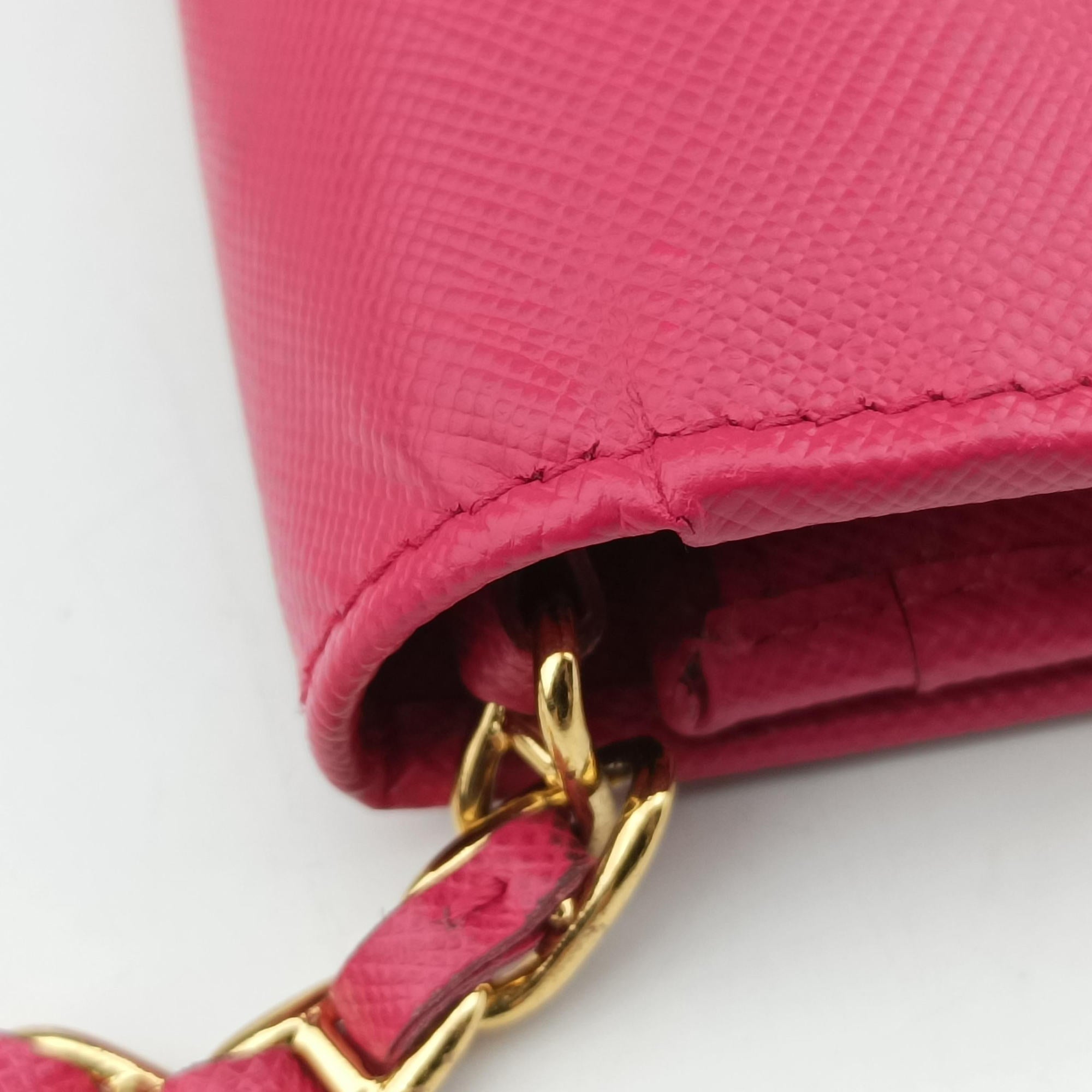 Metal Wallet on Chain Cornflower Clutch Pink Saffiano leather 1MT290 181メタル ウォレット オン チェーン コーンフラワー クラッチ ピンク サフィアーノレザー 1MT290 181