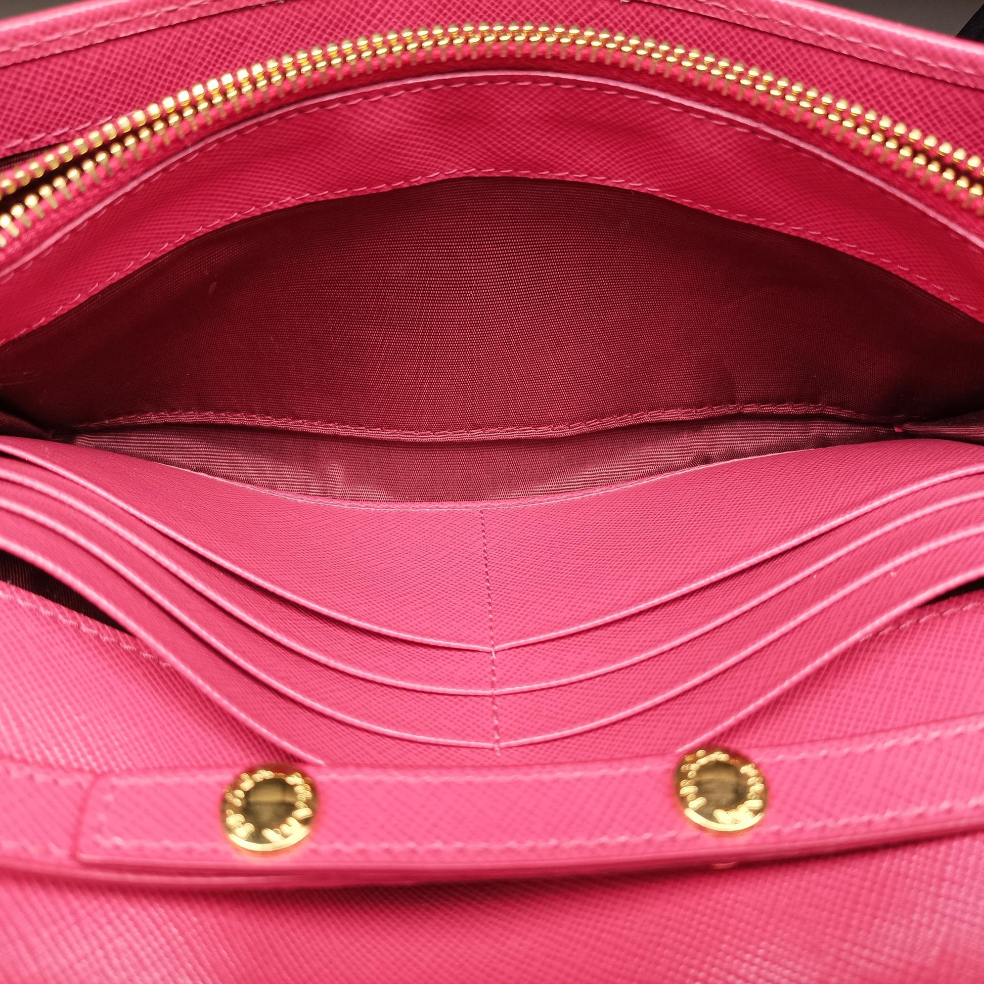 Metal Wallet on Chain Cornflower Clutch Pink Saffiano leather 1MT290 181メタル ウォレット オン チェーン コーンフラワー クラッチ ピンク サフィアーノレザー 1MT290 181