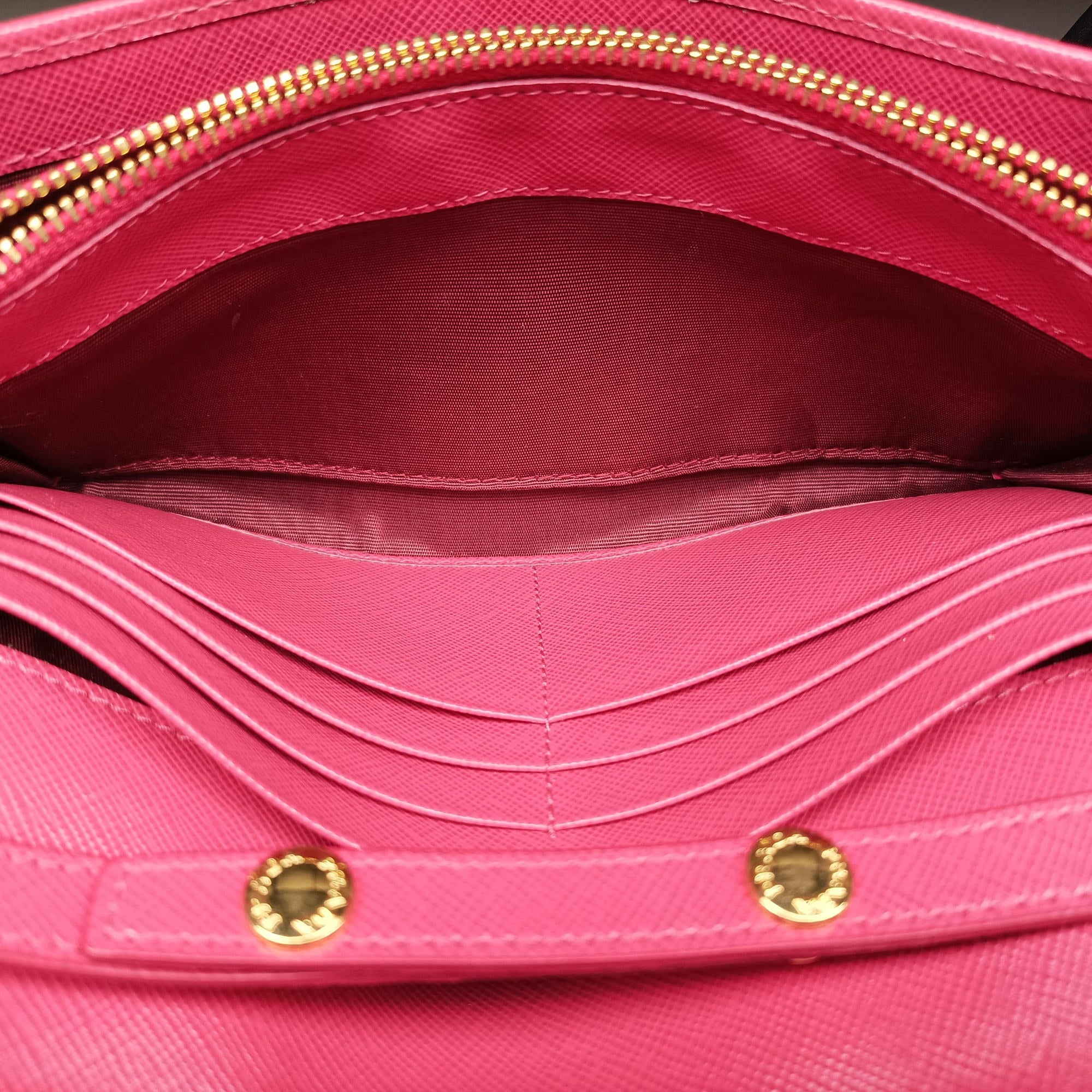 Metal Wallet on Chain Cornflower Clutch Pink Saffiano leather 1MT290 181メタル ウォレット オン チェーン コーンフラワー クラッチ ピンク サフィアーノレザー 1MT290 181