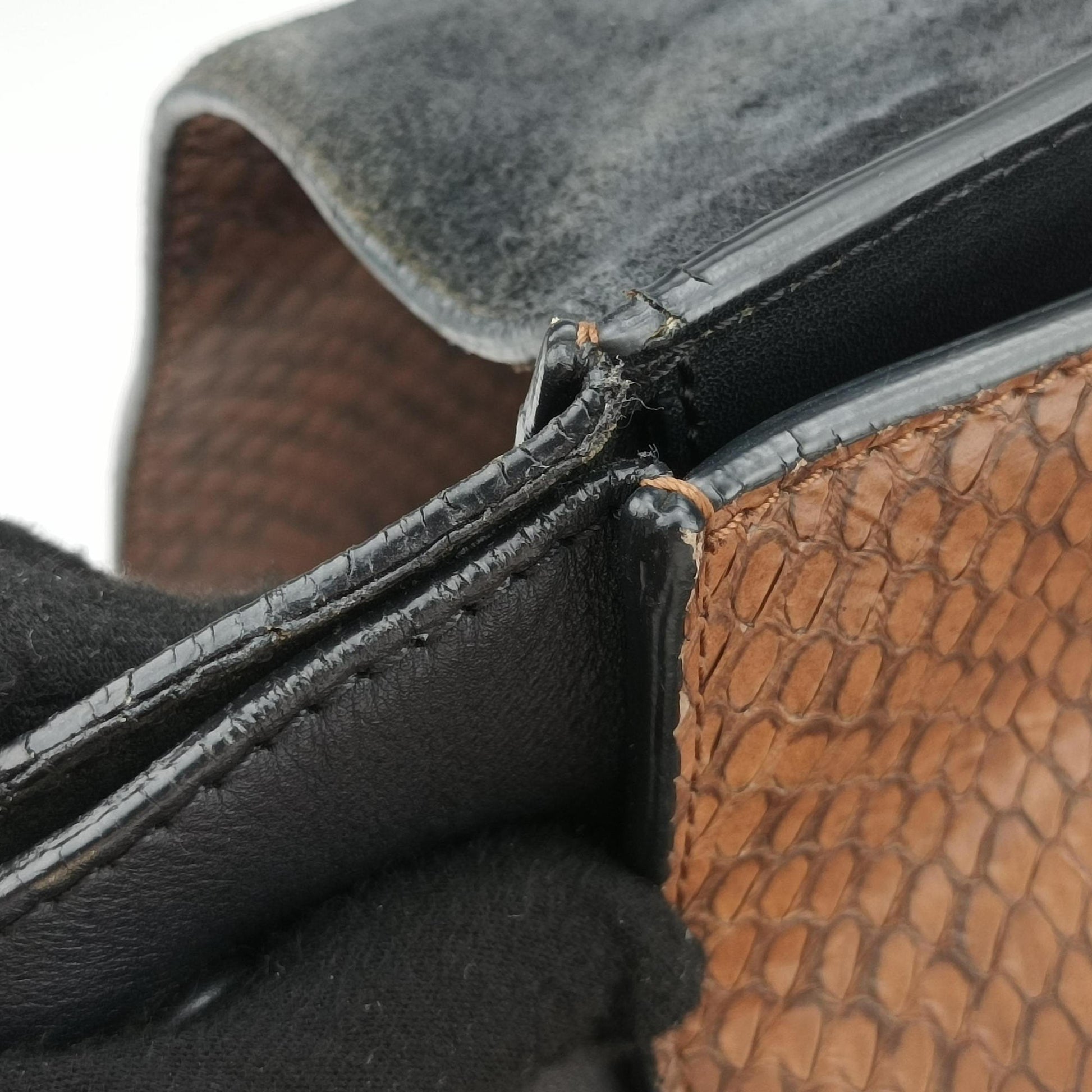 Trapeze Brown × Black Snakeskin × Leather W-GM-0172トラペーズミディアム ブラウン × ブラック スネークスキン × レザー W-GM-0172