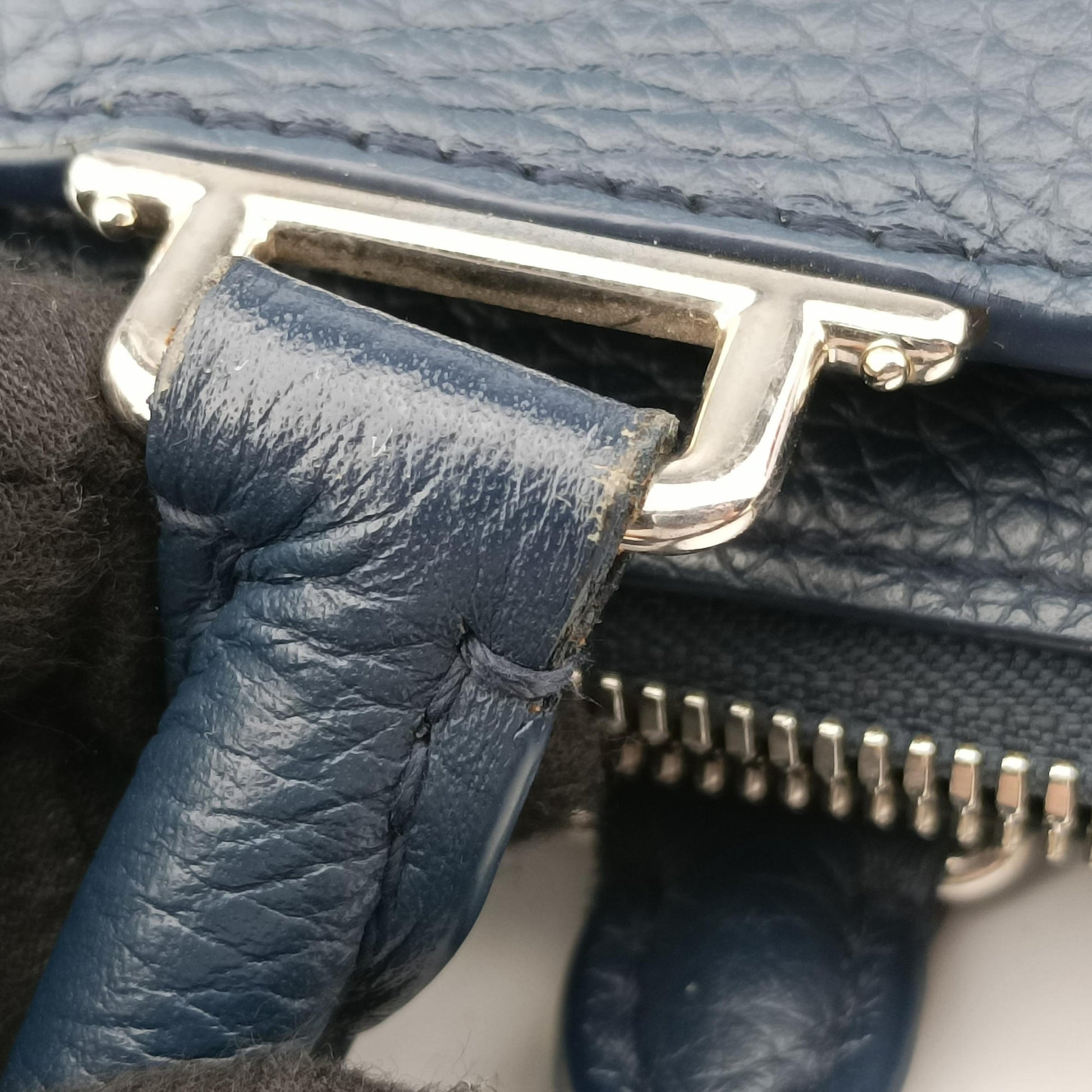 Armand Briefcase MM NAVY Taurillon leather M54380 UB2159アルマンド ブリーフケース MM ネイビー トリヨンレザー M54380 UB2159