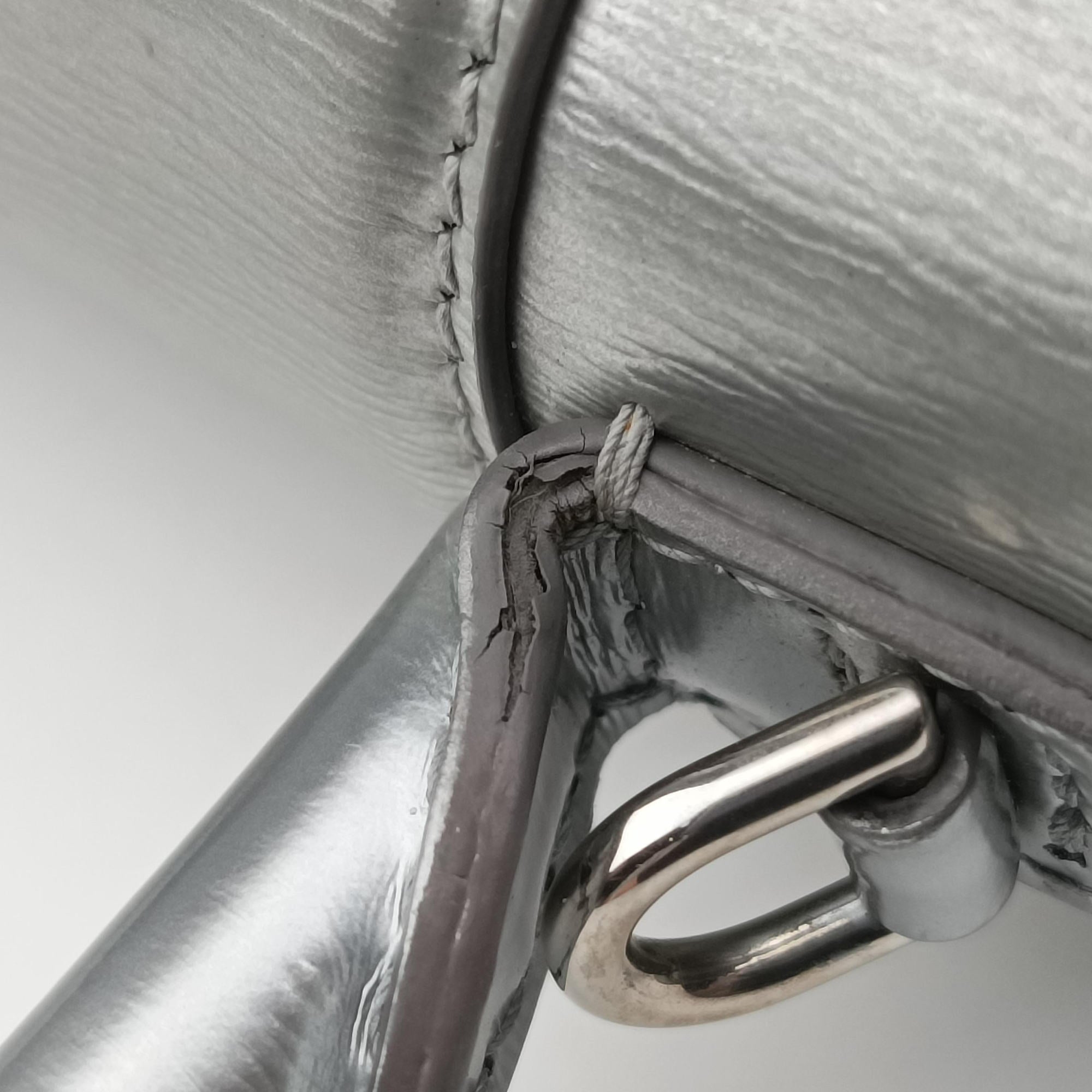 Hourglass XS Silver leather 592833.8110.V.535289アワーグラス XS シルバー レザー 592833.8110.V.535289