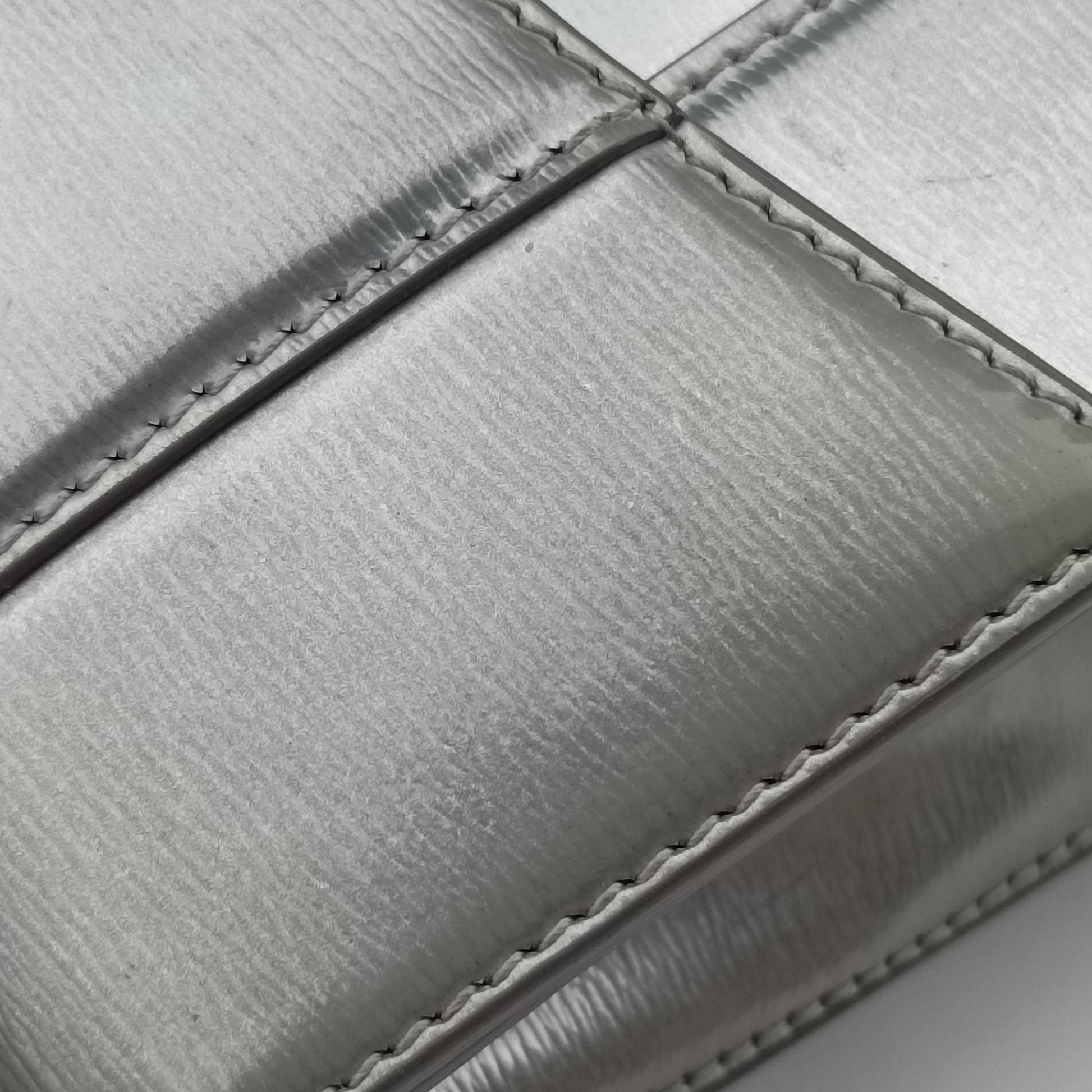 Hourglass XS Silver leather 592833.8110.V.535289アワーグラス XS シルバー レザー 592833.8110.V.535289