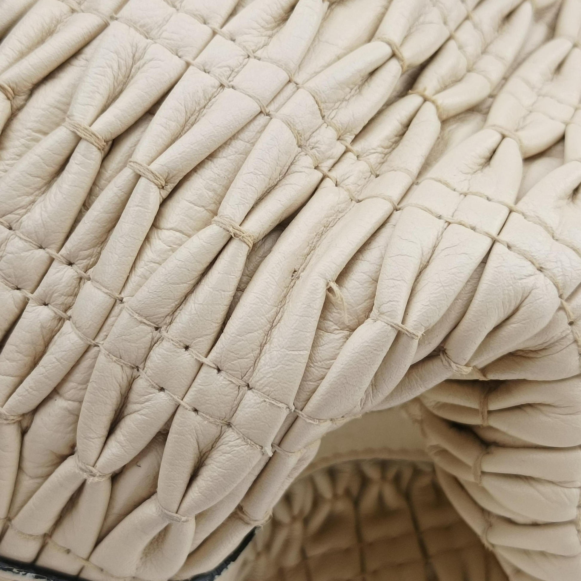 Isabella Rossellini ivory Leather AX.L10.33244イザベラ ロッセリーニ アイボリー レザー AX.L10.33244