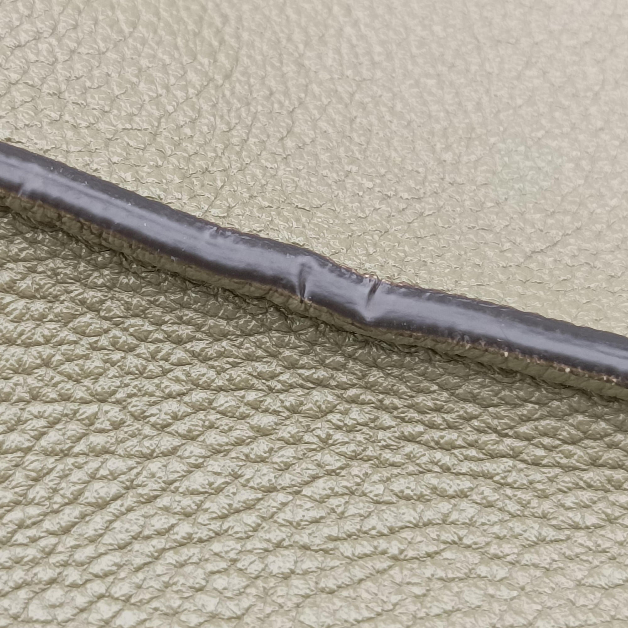 T Timeless Green Leather V047T タイムレス グリーン レザー V047