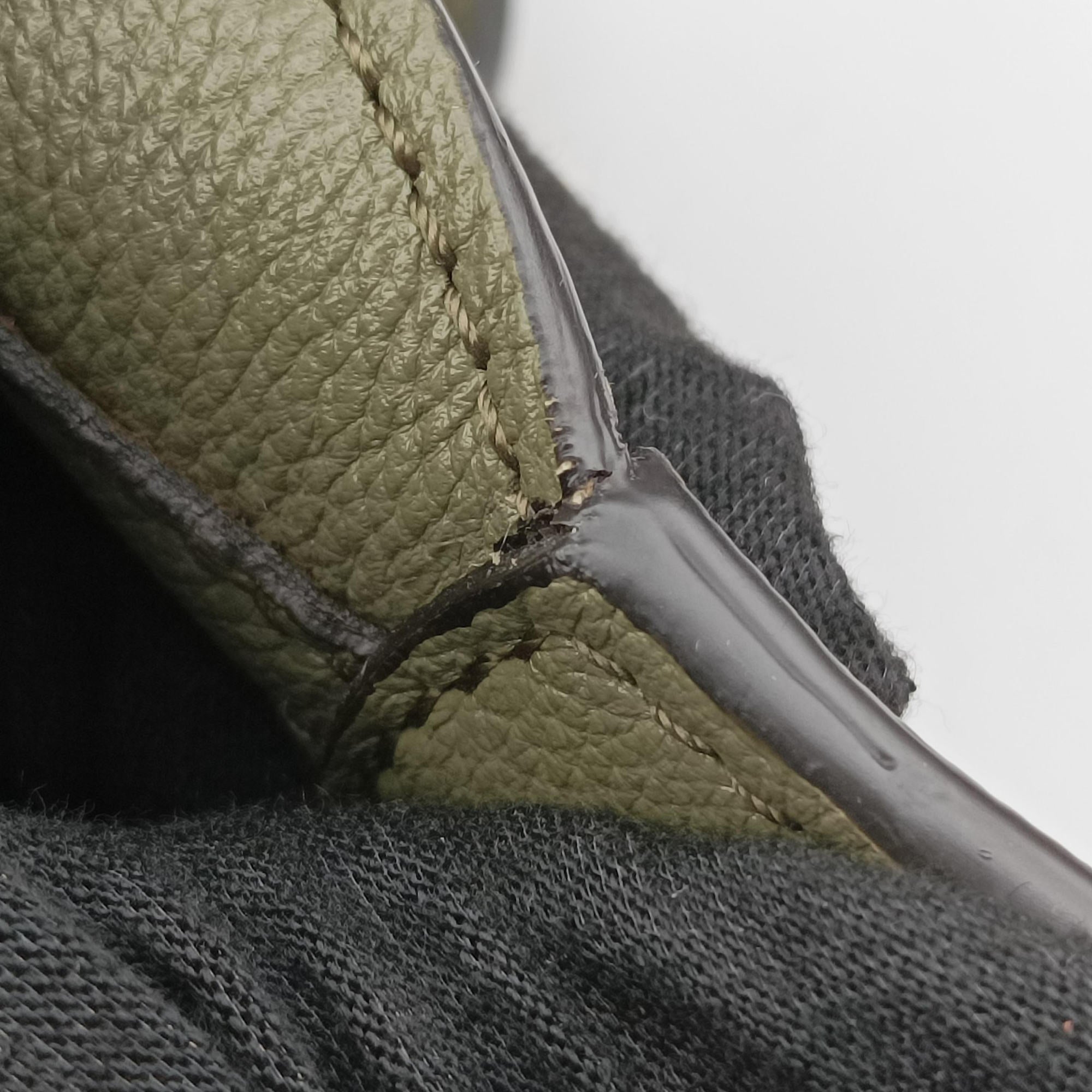 T Timeless Green Leather V047T タイムレス グリーン レザー V047