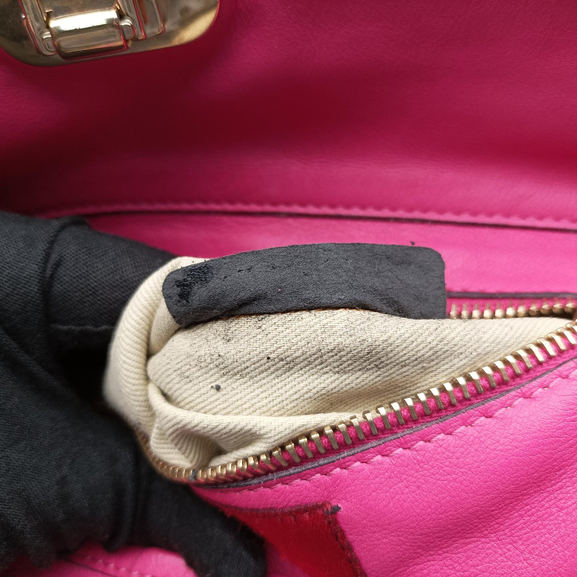 Rockstud Rose Leather Lot number unknownロックスタッズ ローズ レッド レザー 製番不明