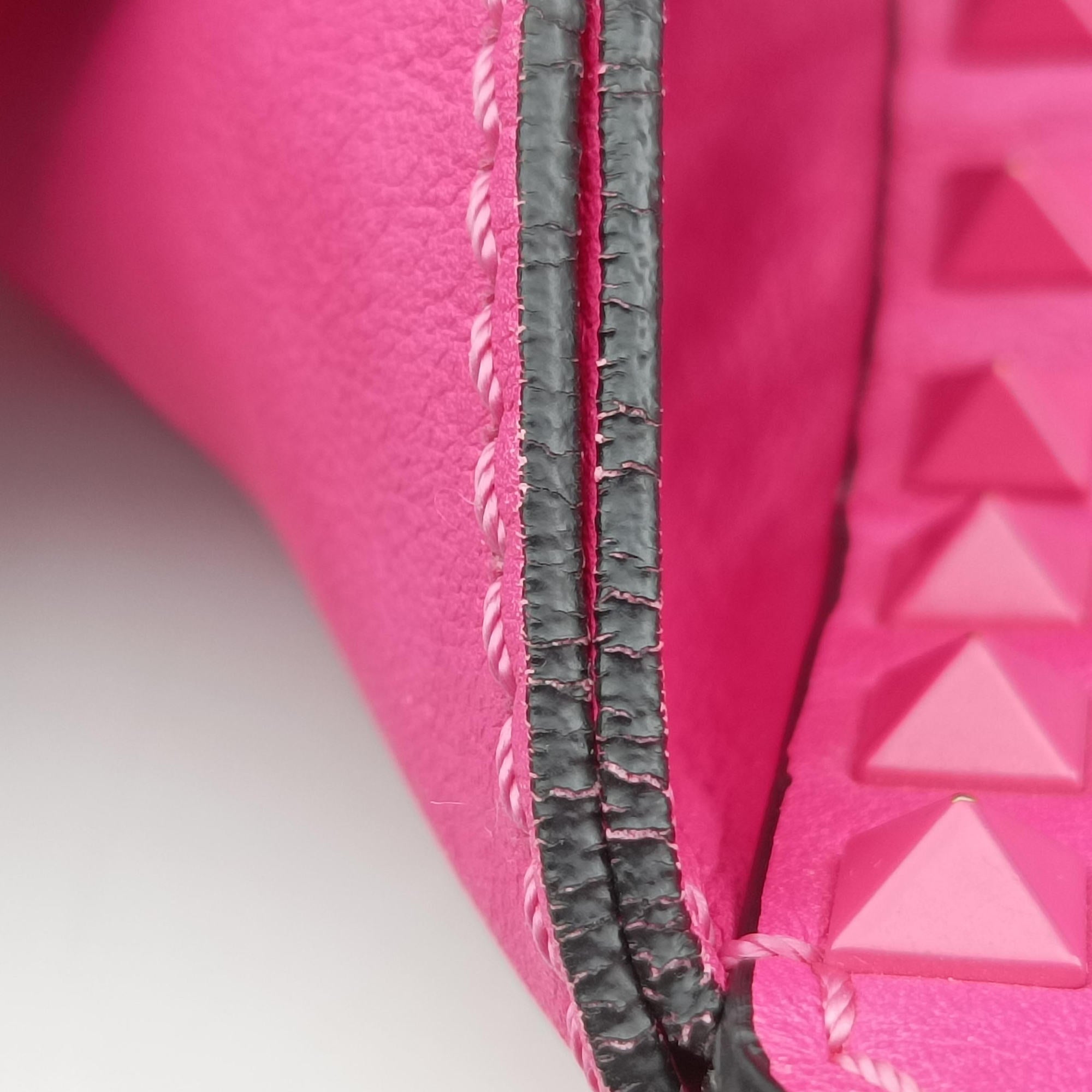 Rockstud Rose Leather Lot number unknownロックスタッズ ローズ レッド レザー 製番不明