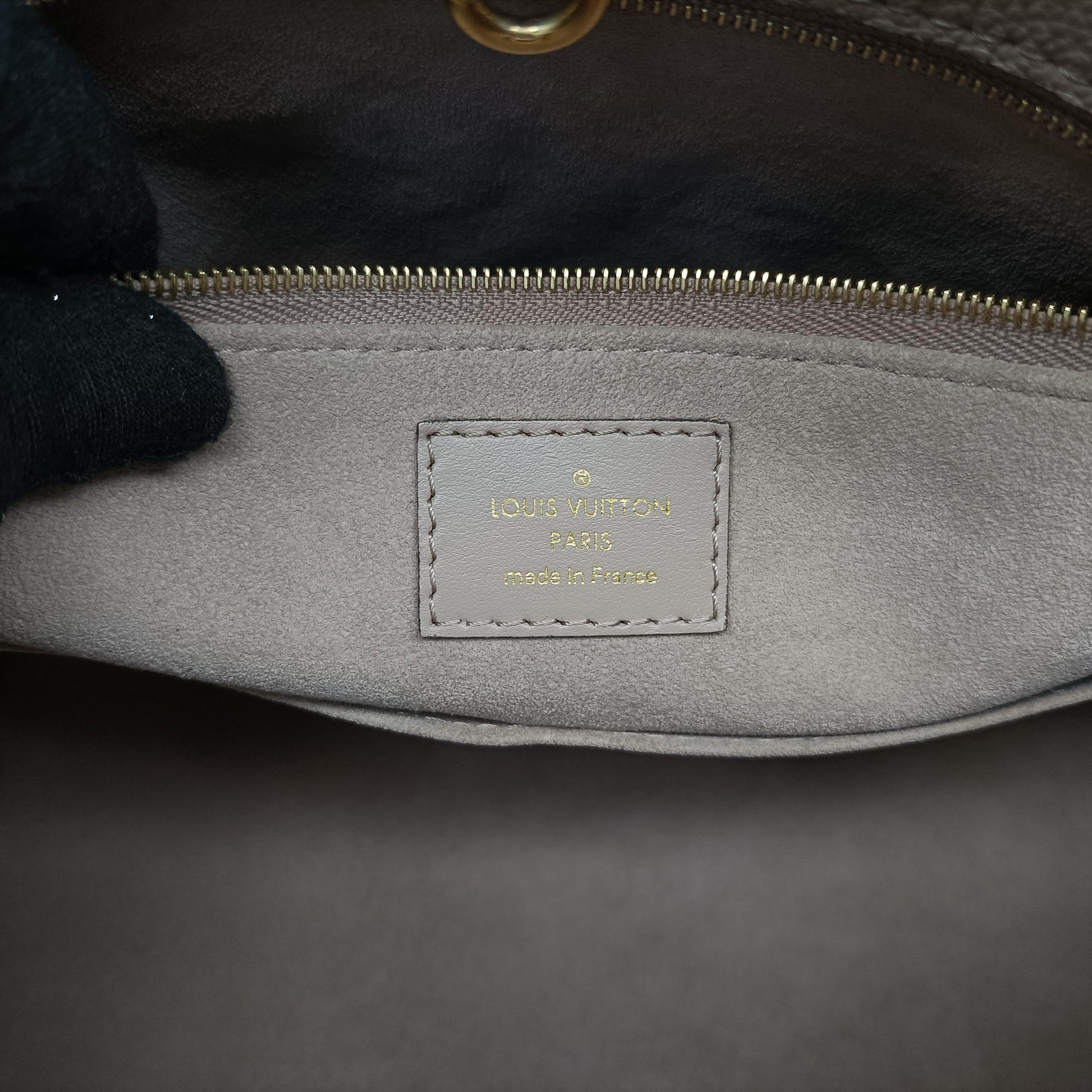 OntheGo MM Beige Monogram Empreinte M45607 IC ChipオンザゴーMM ベージュ系 モノグラム アンプラント M45607 ICチップ