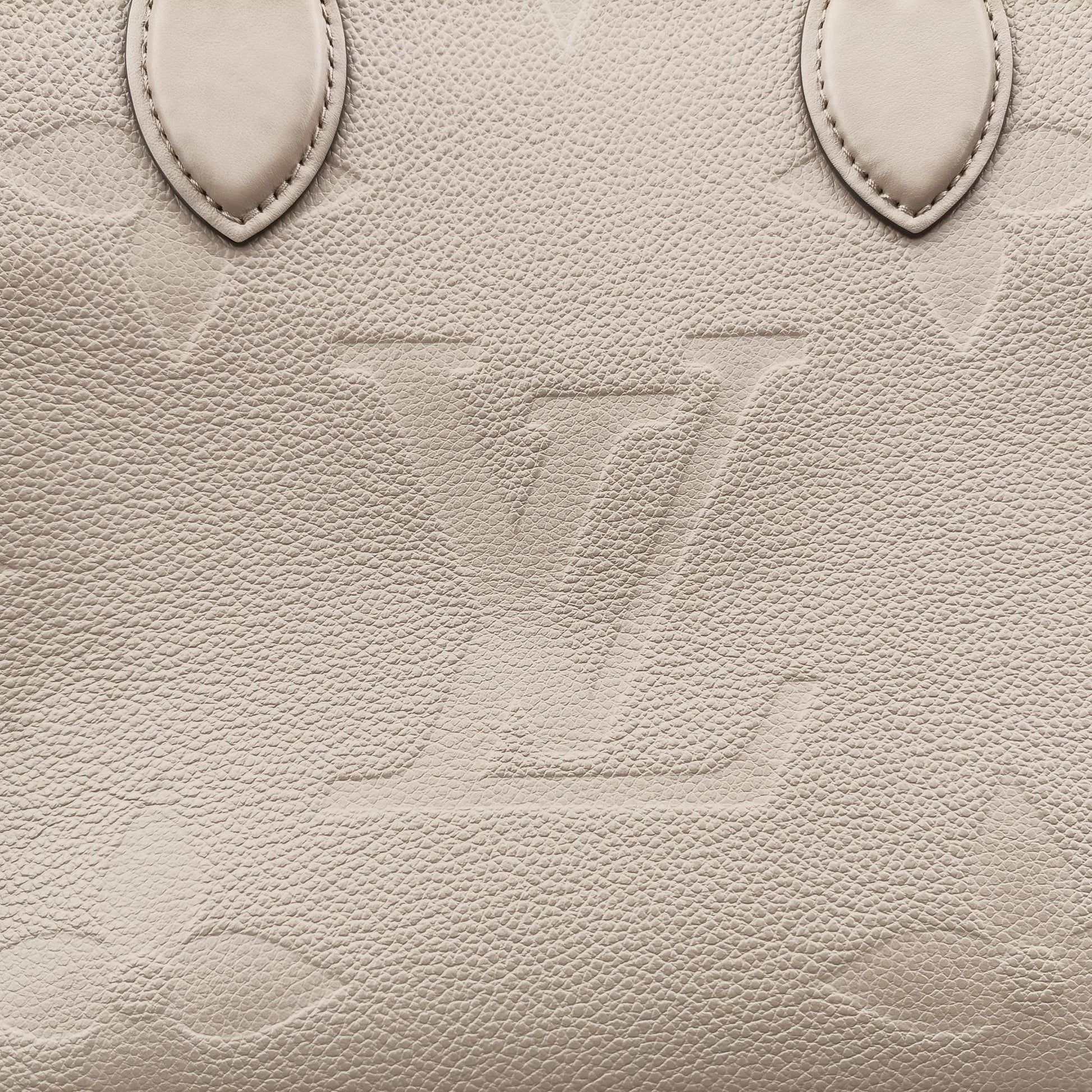 OntheGo MM Beige Monogram Empreinte M45607 IC ChipオンザゴーMM ベージュ系 モノグラム アンプラント M45607 ICチップ