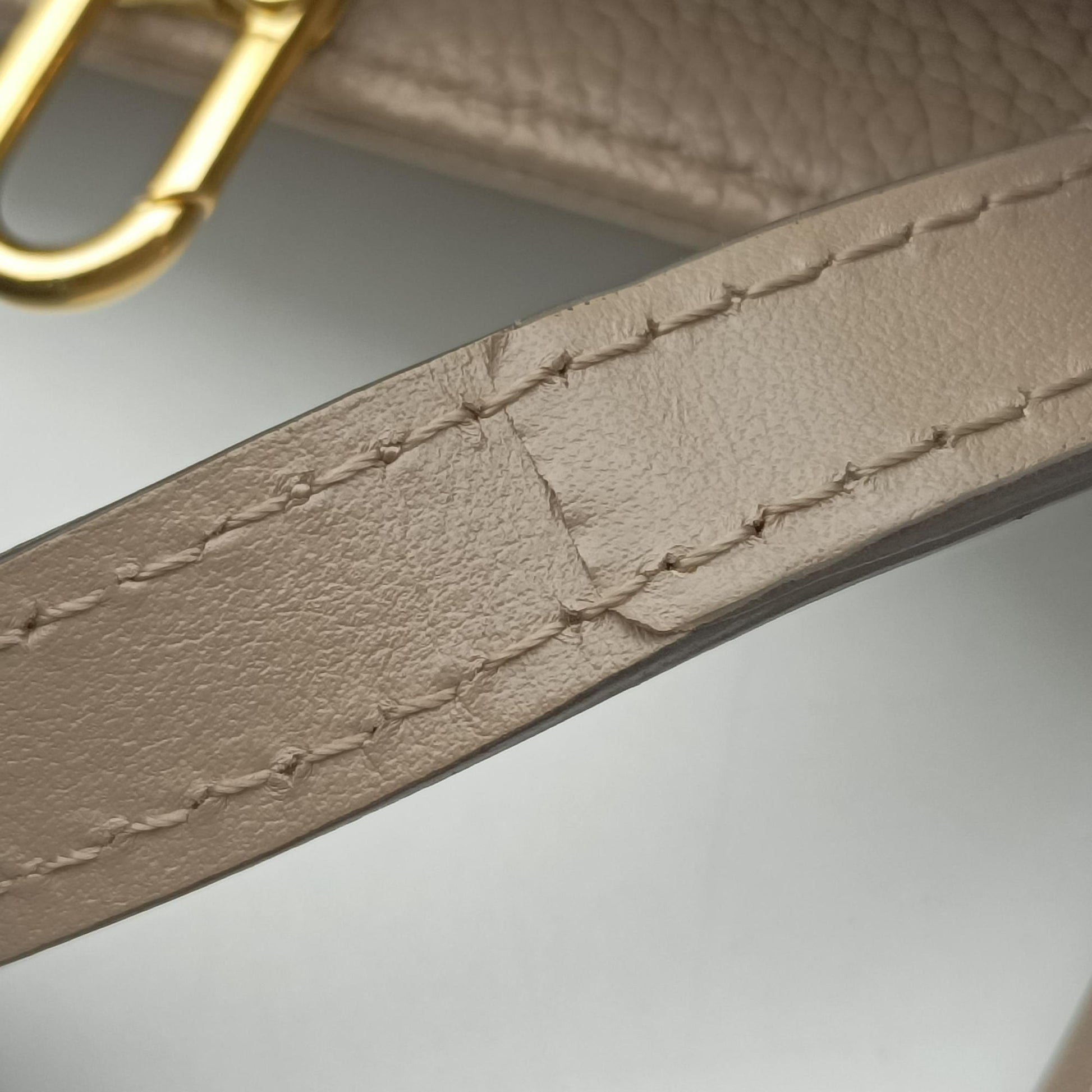 OntheGo MM Beige Monogram Empreinte M45607 IC ChipオンザゴーMM ベージュ系 モノグラム アンプラント M45607 ICチップ