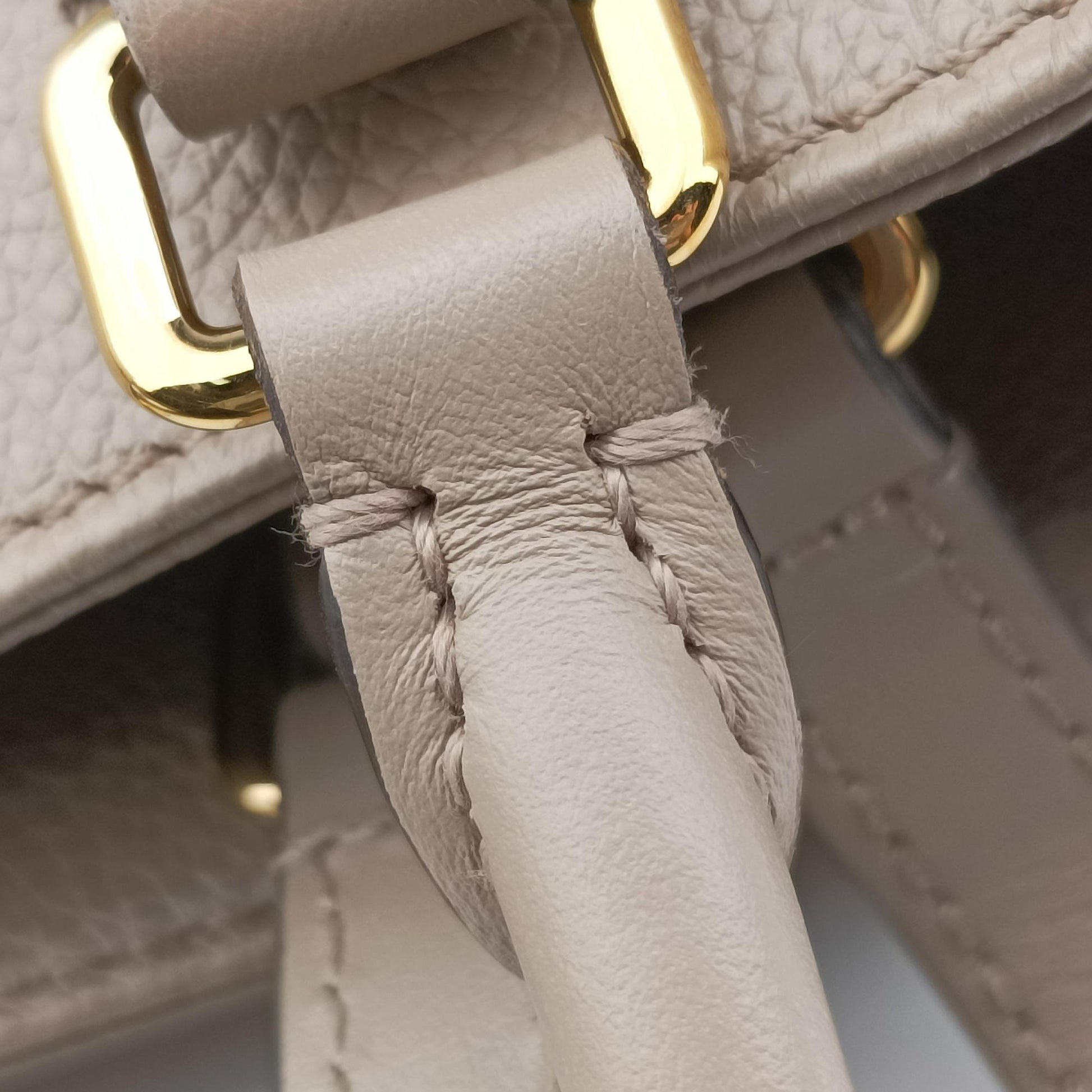 OntheGo MM Beige Monogram Empreinte M45607 IC ChipオンザゴーMM ベージュ系 モノグラム アンプラント M45607 ICチップ