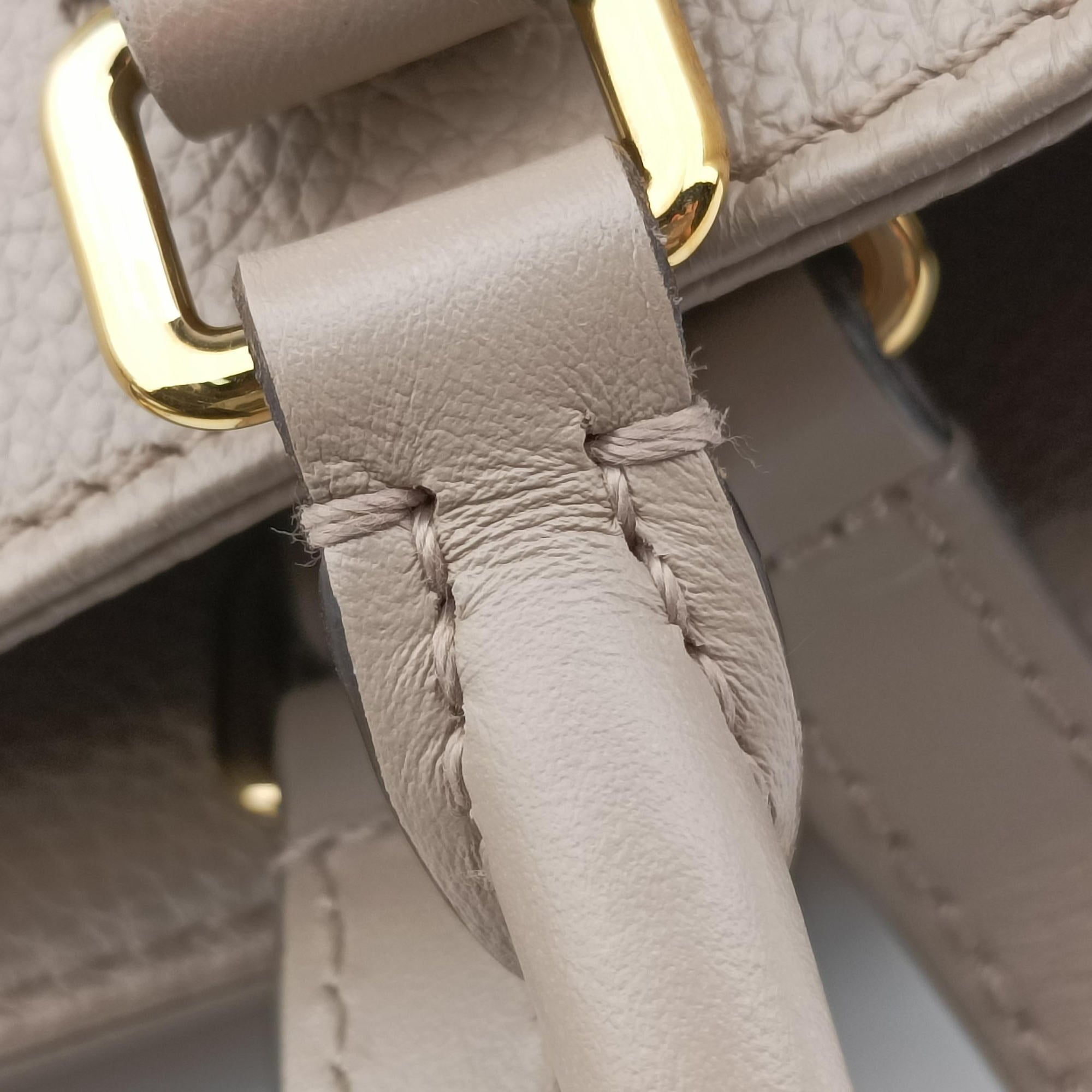 OntheGo MM Beige Monogram Empreinte M45607 IC ChipオンザゴーMM ベージュ系 モノグラム アンプラント M45607 ICチップ