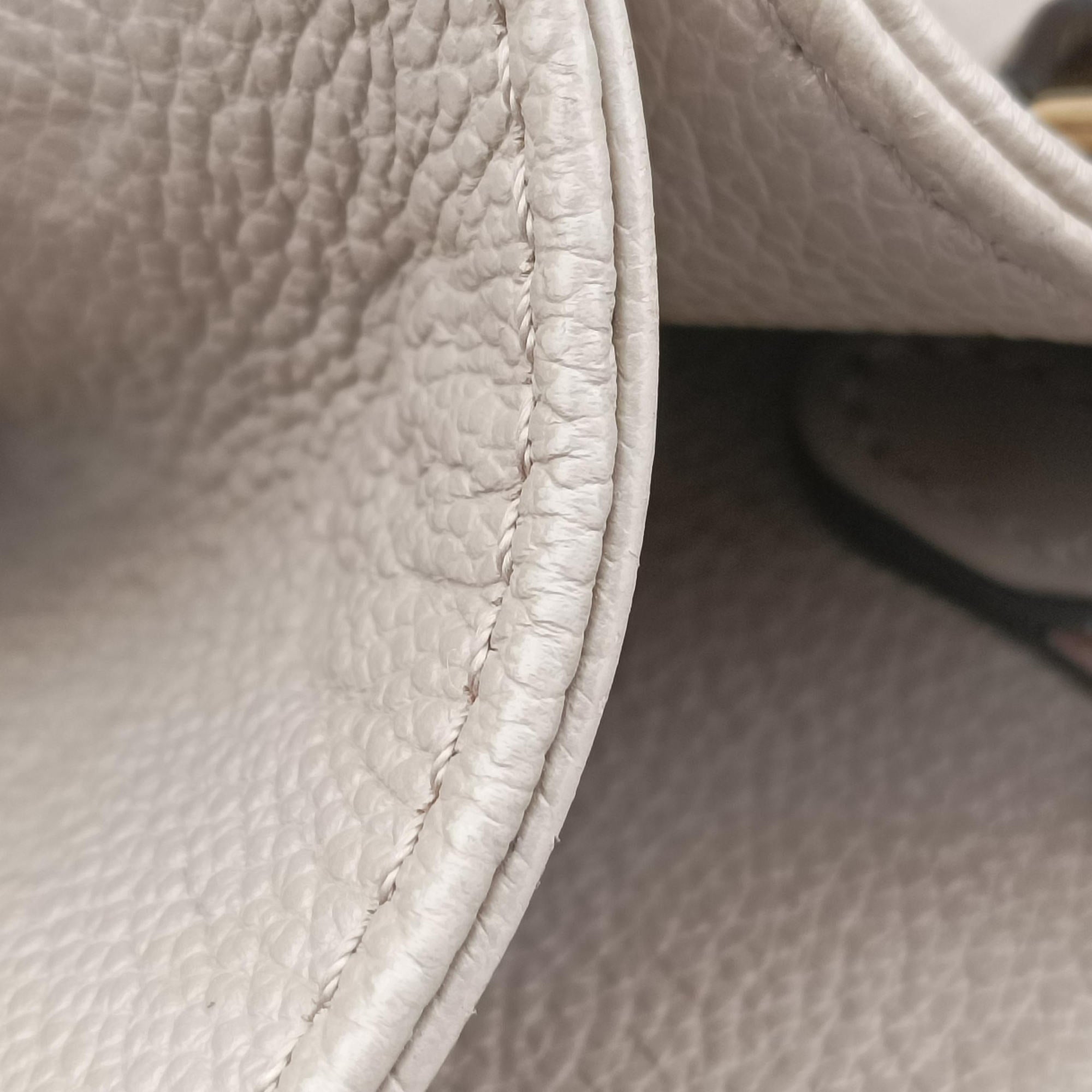 OntheGo MM Beige Monogram Empreinte M45607 IC ChipオンザゴーMM ベージュ系 モノグラム アンプラント M45607 ICチップ