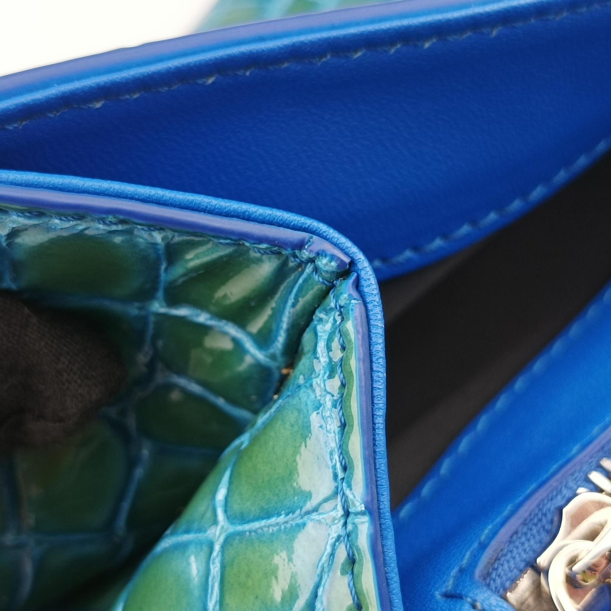 La Medusa Blue Croc-Effect Embossed Calf Leather CLG 647024607711ラ メドゥーサ ブルー クロコダイル調 エンボスレザー CLG 647024607711