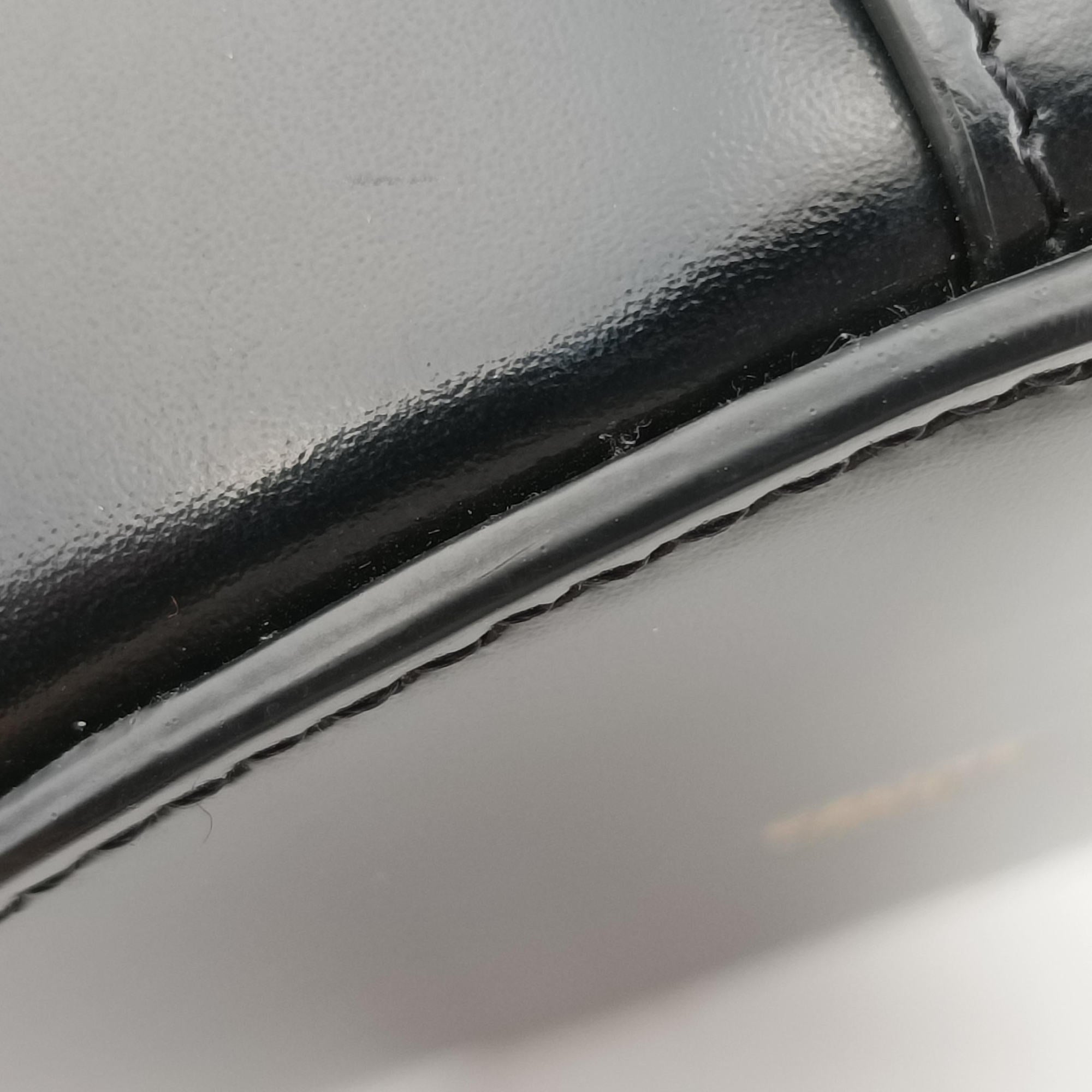 Small Bucket Cuir Triomphe Black Smooth Calfskin 110423 F-RG-1272スモールバケット トリオンフ ブラック スムースカーフスキン 110423 F-RG-1272