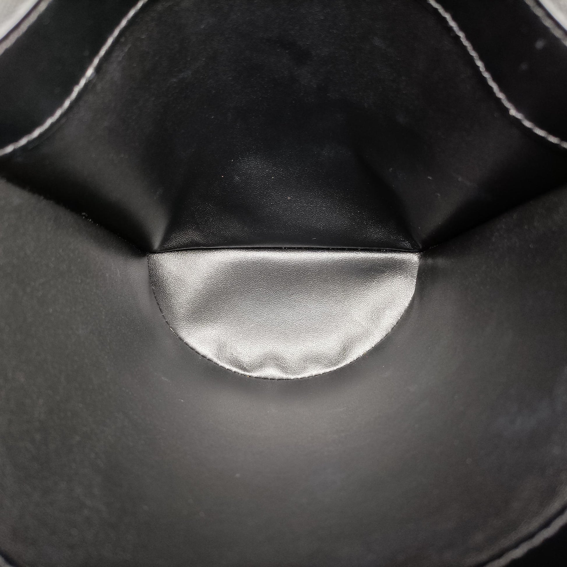 Small Bucket Cuir Triomphe Black Smooth Calfskin 110423 F-RG-1272スモールバケット トリオンフ ブラック スムースカーフスキン 110423 F-RG-1272