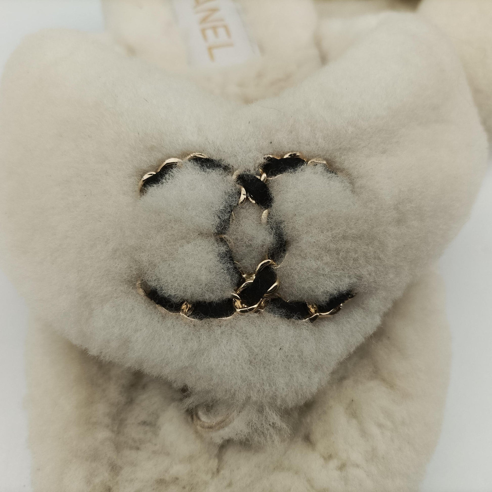 Chanel 19 Ivory Shearling × Lambskin シャネル 19 ディズヌフ アイボリー シアリング×ラムスキン 