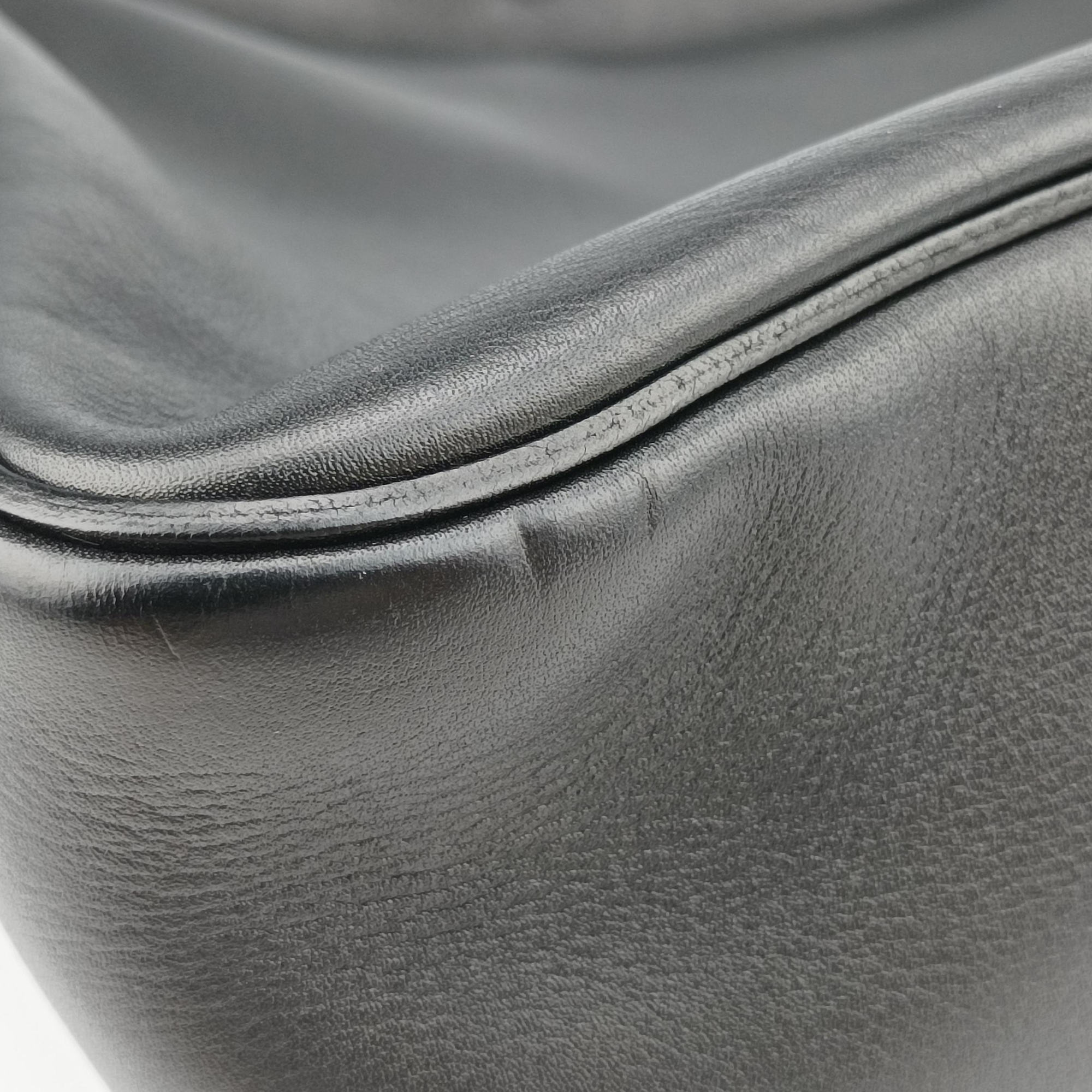 Hebdo Reporter Black Evergrain Leather P▢22Lエブド・リポーター ブラック エヴァーグレインレザー P▢22L