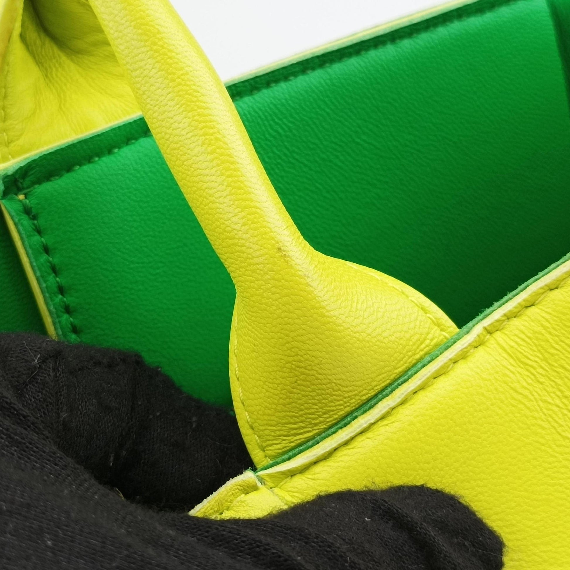 THE ARCO Tote Yellow lambskin B09904213Wスモールザ アルコトート イエロー ラムスキン B09904213W