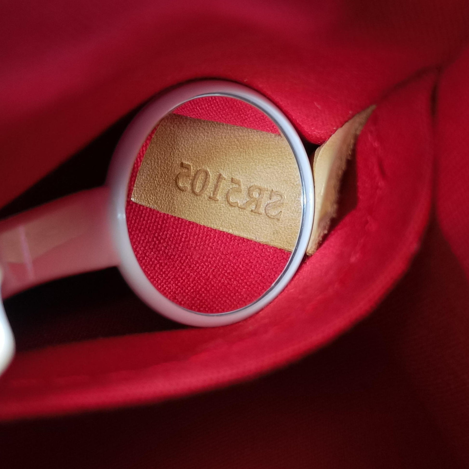PASADENA CERISE Vernis M90944 SR5105パサデナ スリーズ ヴェルニ M90944 SR5105
