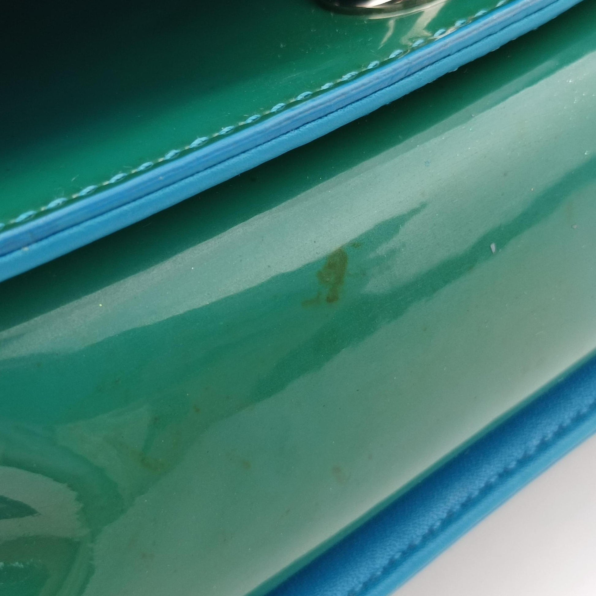 BOY CHANEL Green Patent Leather A92692 20474314ボーイシャネル グリーン パテント A92692 20474314
