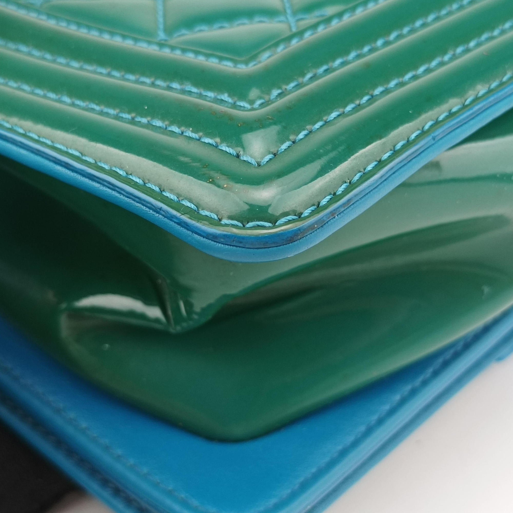 BOY CHANEL Green Patent Leather A92692 20474314ボーイシャネル グリーン パテント A92692 20474314