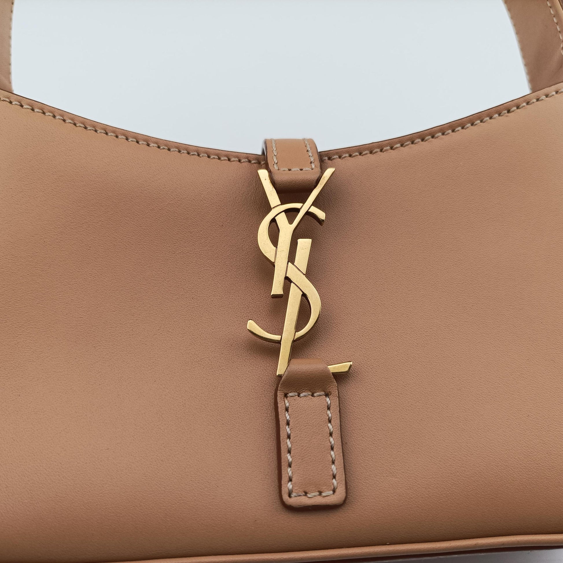 LE5A7Hobo Camel Leather 710318 YSL710318.0522LE5A7 ホーボー キャメル レザー 710318 YSL710318.0522