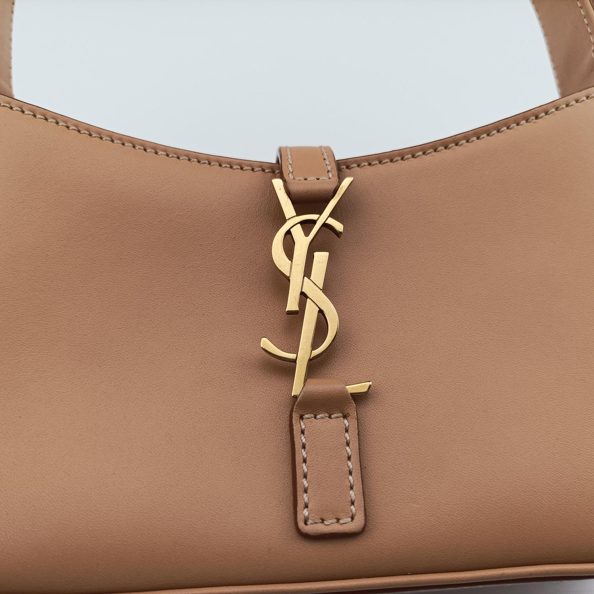 LE5A7Hobo Camel Leather 710318 YSL710318.0522LE5A7 ホーボー キャメル レザー 710318 YSL710318.0522