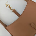 LE5A7Hobo Camel Leather 710318 YSL710318.0522LE5A7 ホーボー キャメル レザー 710318 YSL710318.0522