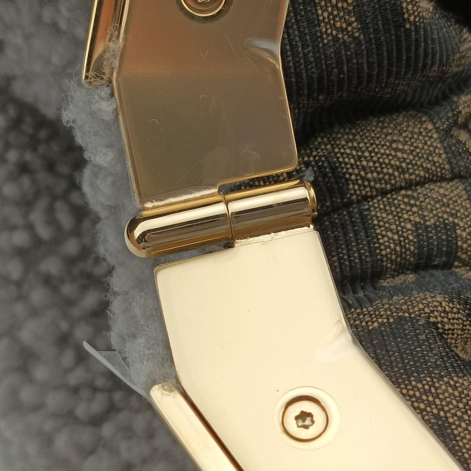 First Grey fur 8BP129 8BP129 AHNA 299.0189ファースト スモール グレー ファー 8BP129 8BP129 AHNA 299.0189