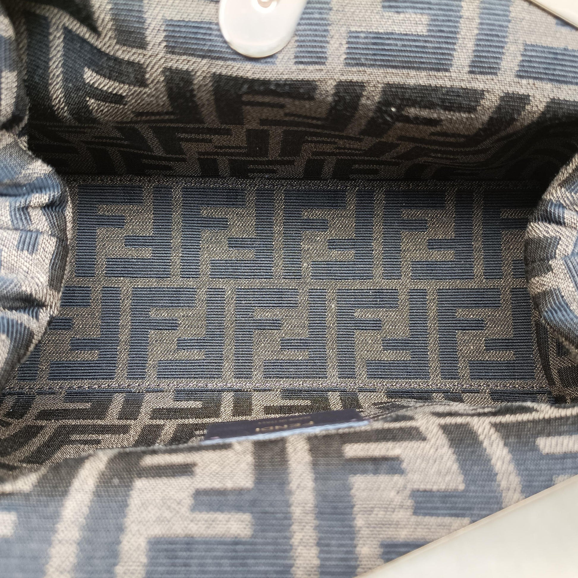 First Grey fur 8BP129 8BP129 AHNA 299.0189ファースト スモール グレー ファー 8BP129 8BP129 AHNA 299.0189