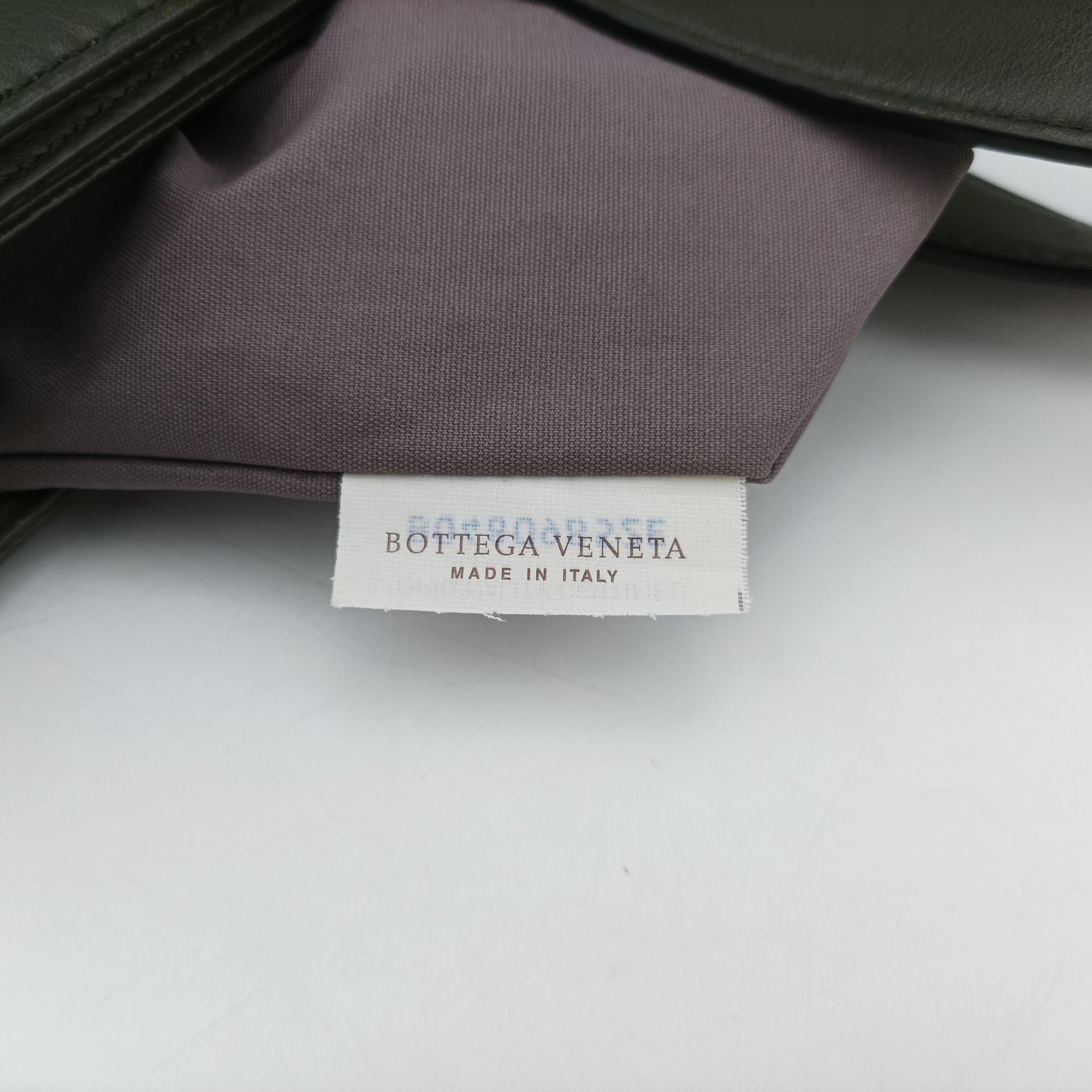 Intrecciato Green Leather B04809852Eイントレチャート グリーン レザー B04809852E