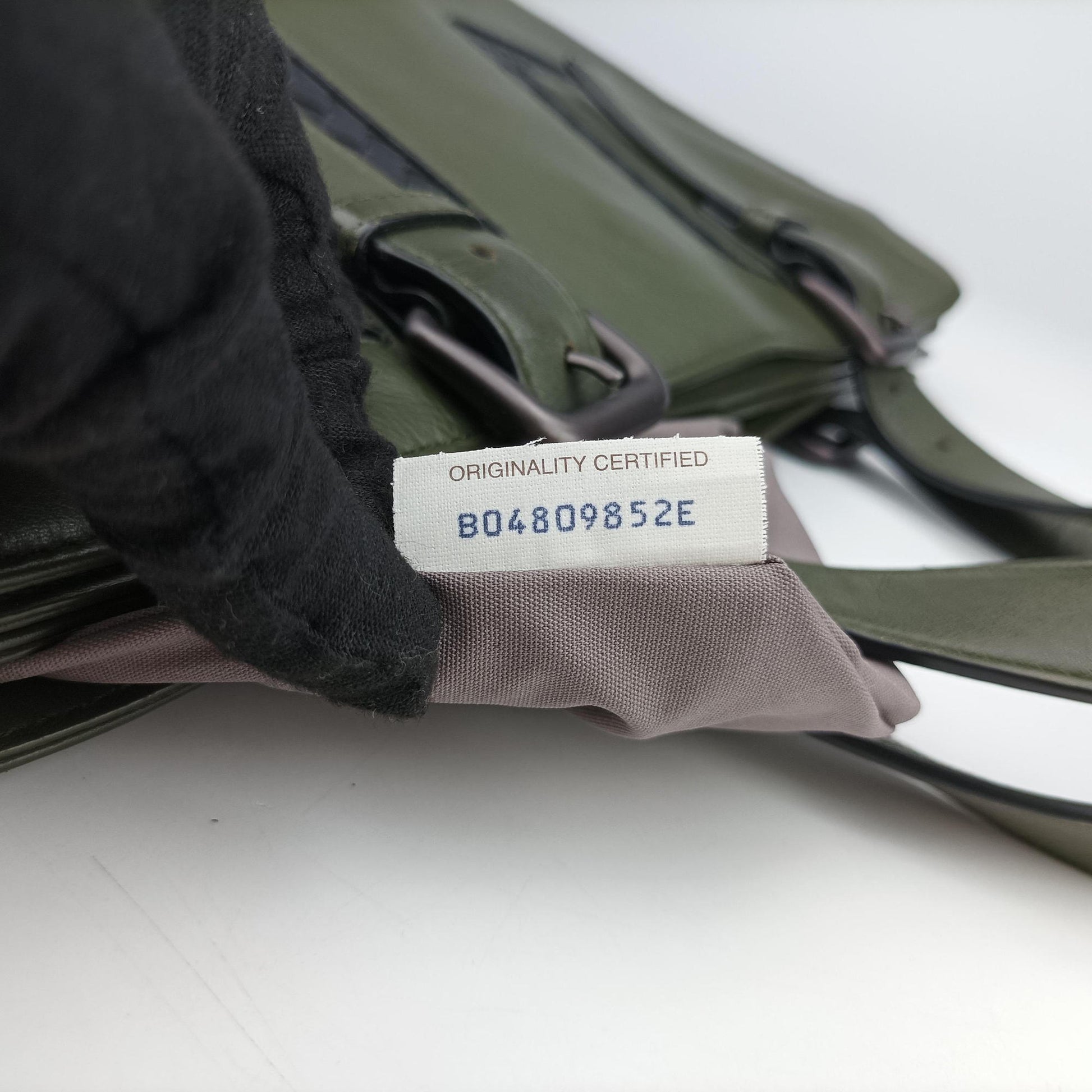 Intrecciato Green Leather B04809852Eイントレチャート グリーン レザー B04809852E