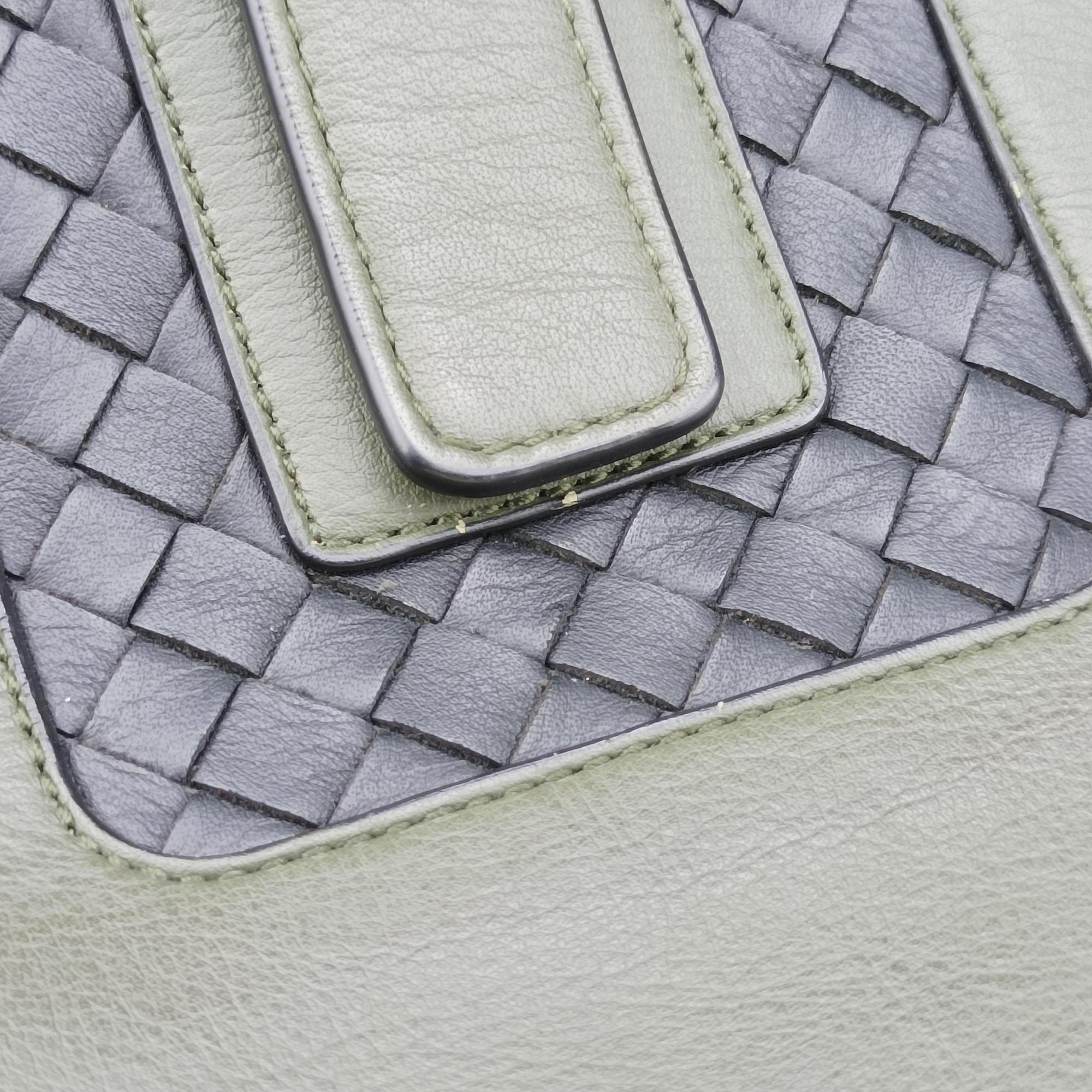 Intrecciato Green Leather B04809852Eイントレチャート グリーン レザー B04809852E