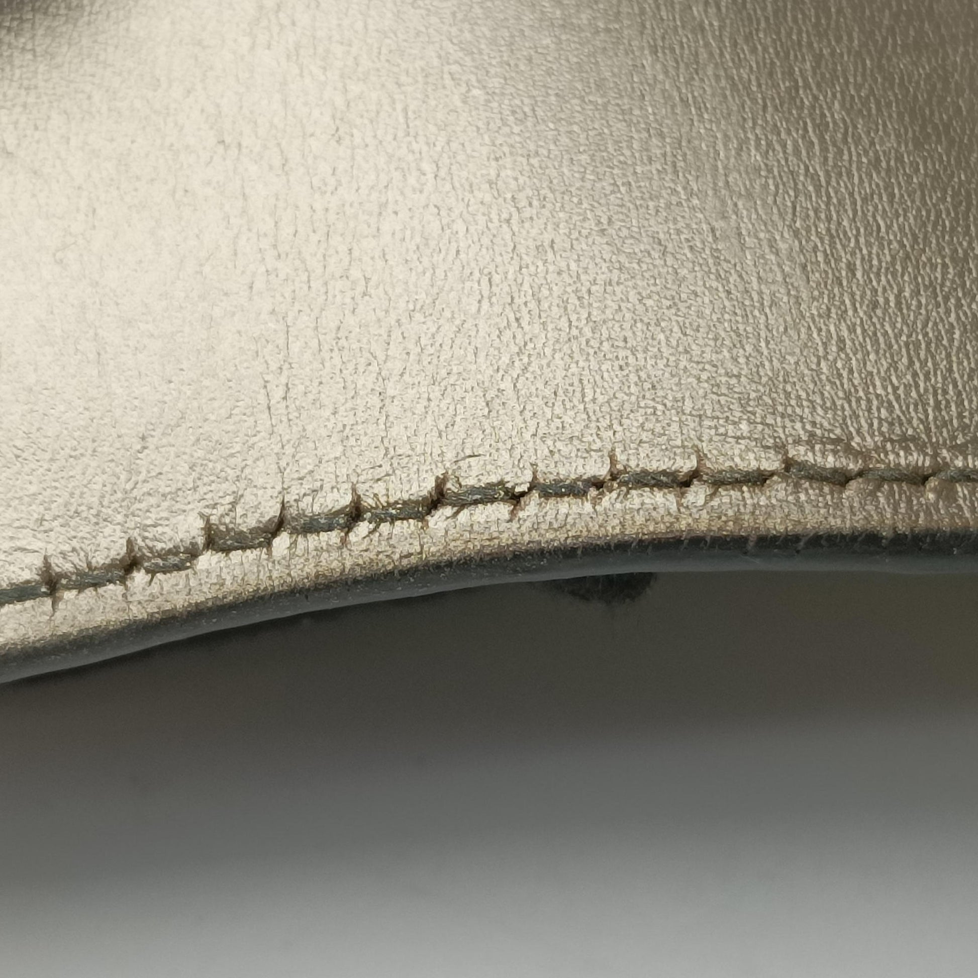 Emily Golden Leather 295403 A017328687エミリー ゴールド レザー 295403 A017328687