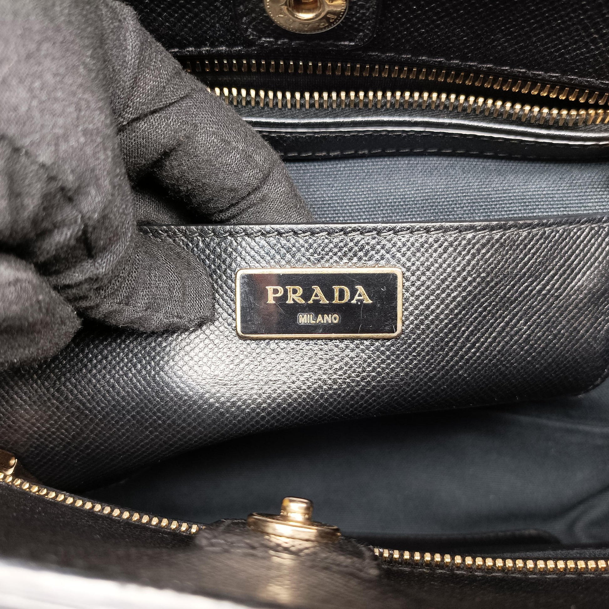 Double Zip Convertible Tote Black×Blue Saffiano Leather×Leather 31/Yダブルジップコンバーチブルトート ブラック×ブルー サフィアーノレザー×レザー 31/Y