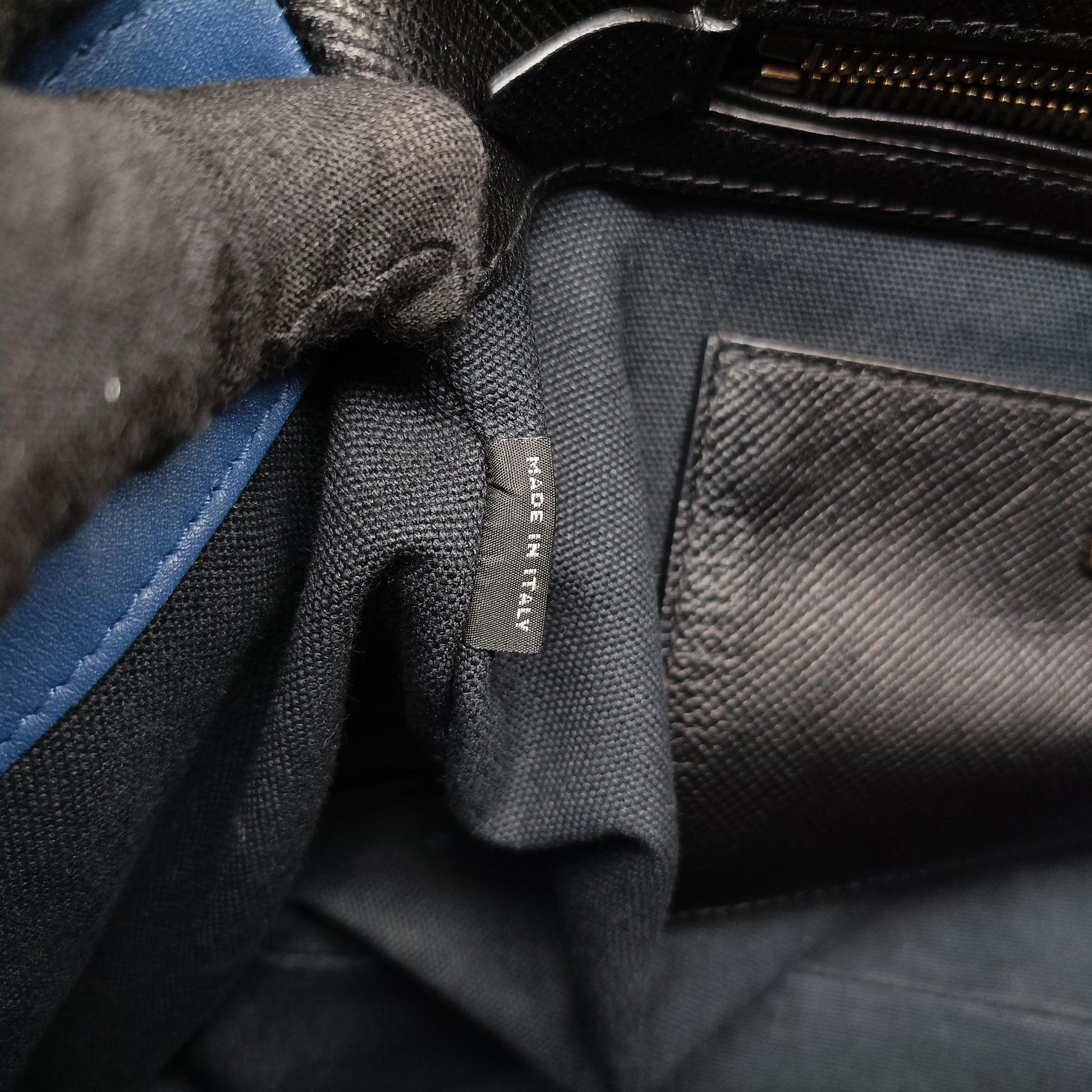 Double Zip Convertible Tote Black×Blue Saffiano Leather×Leather 31/Yダブルジップコンバーチブルトート ブラック×ブルー サフィアーノレザー×レザー 31/Y