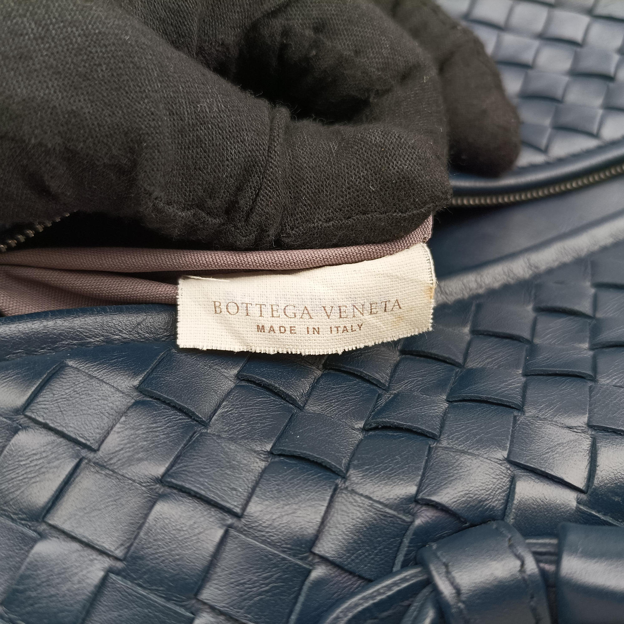 Intrecciato Navy lambskin B03058739Rイントレチャート ネイビー ラムスキン B03058739R