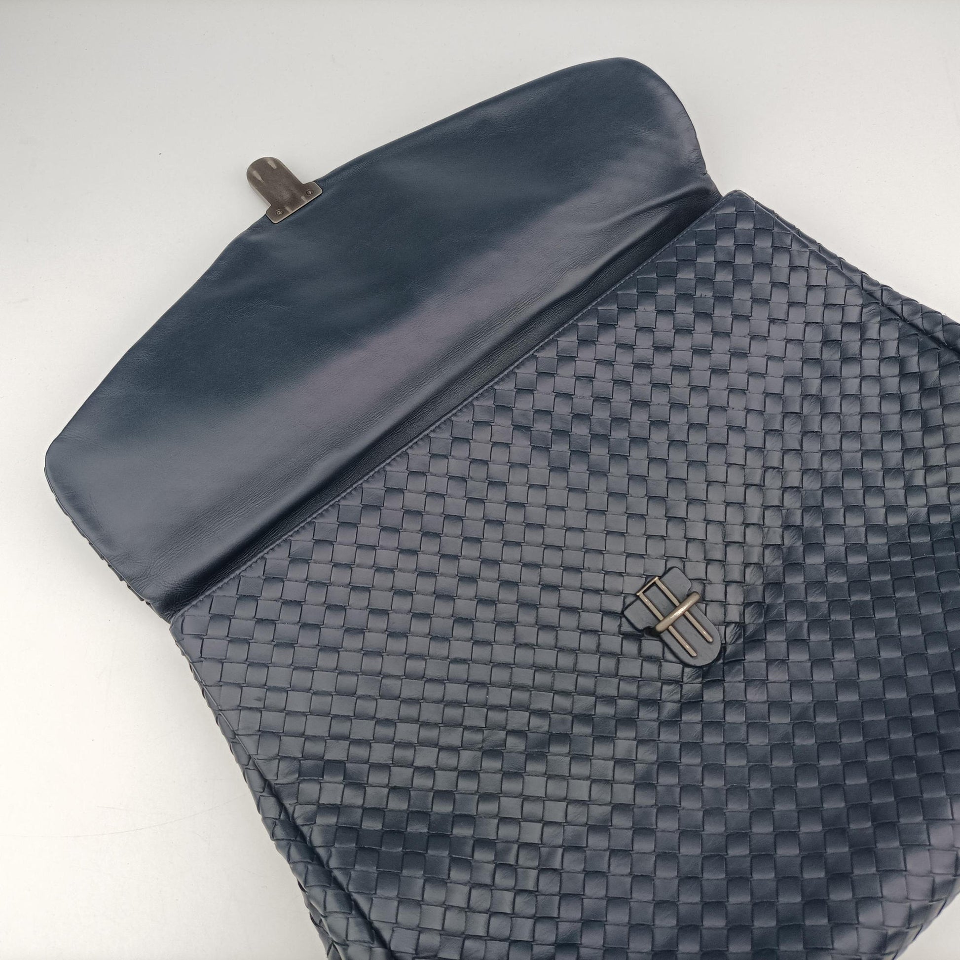 Intrecciato Navy lambskin B03058739Rイントレチャート ネイビー ラムスキン B03058739R