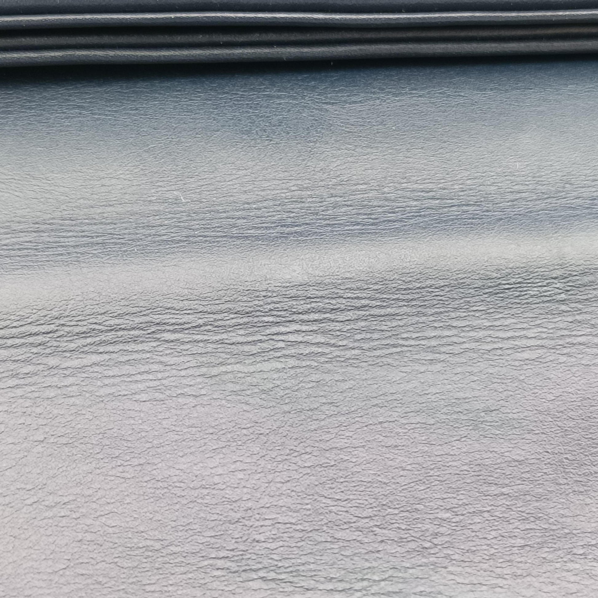 Intrecciato Navy lambskin B03058739Rイントレチャート ネイビー ラムスキン B03058739R