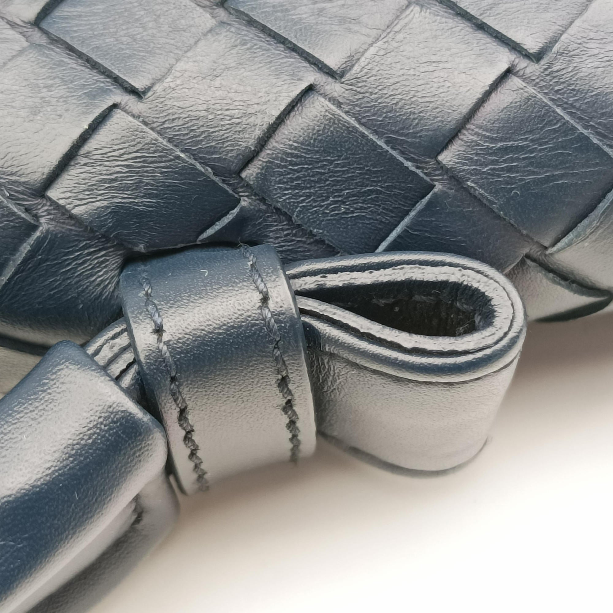 Intrecciato Navy lambskin B03058739Rイントレチャート ネイビー ラムスキン B03058739R
