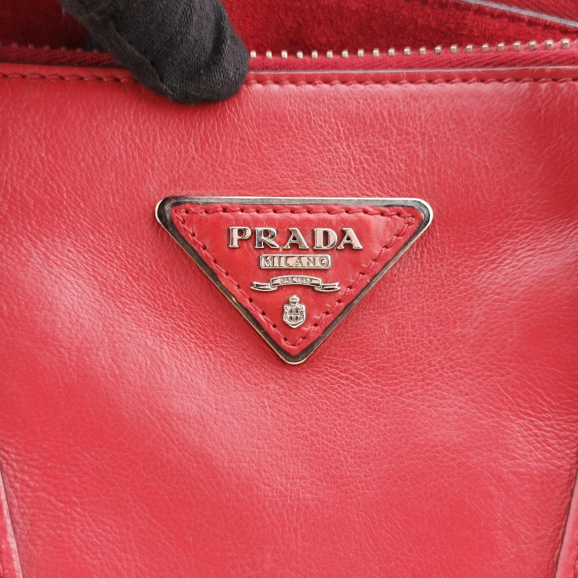 Twin Pocket Winged Tote Red Leather BN2619 117ツイン ポケット ウィング トート レッド レザー BN2619 117