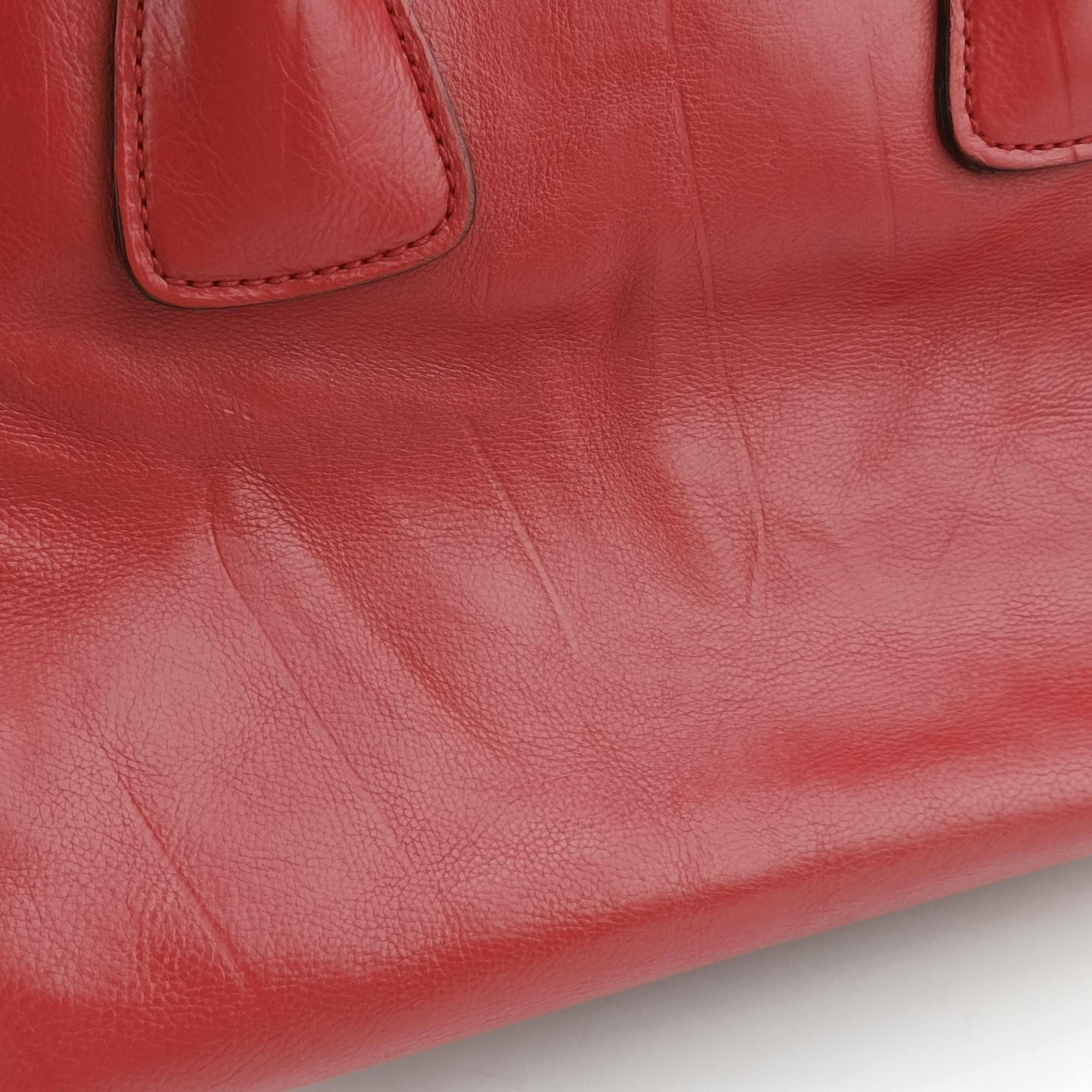 Twin Pocket Winged Tote Red Leather BN2619 117ツイン ポケット ウィング トート レッド レザー BN2619 117