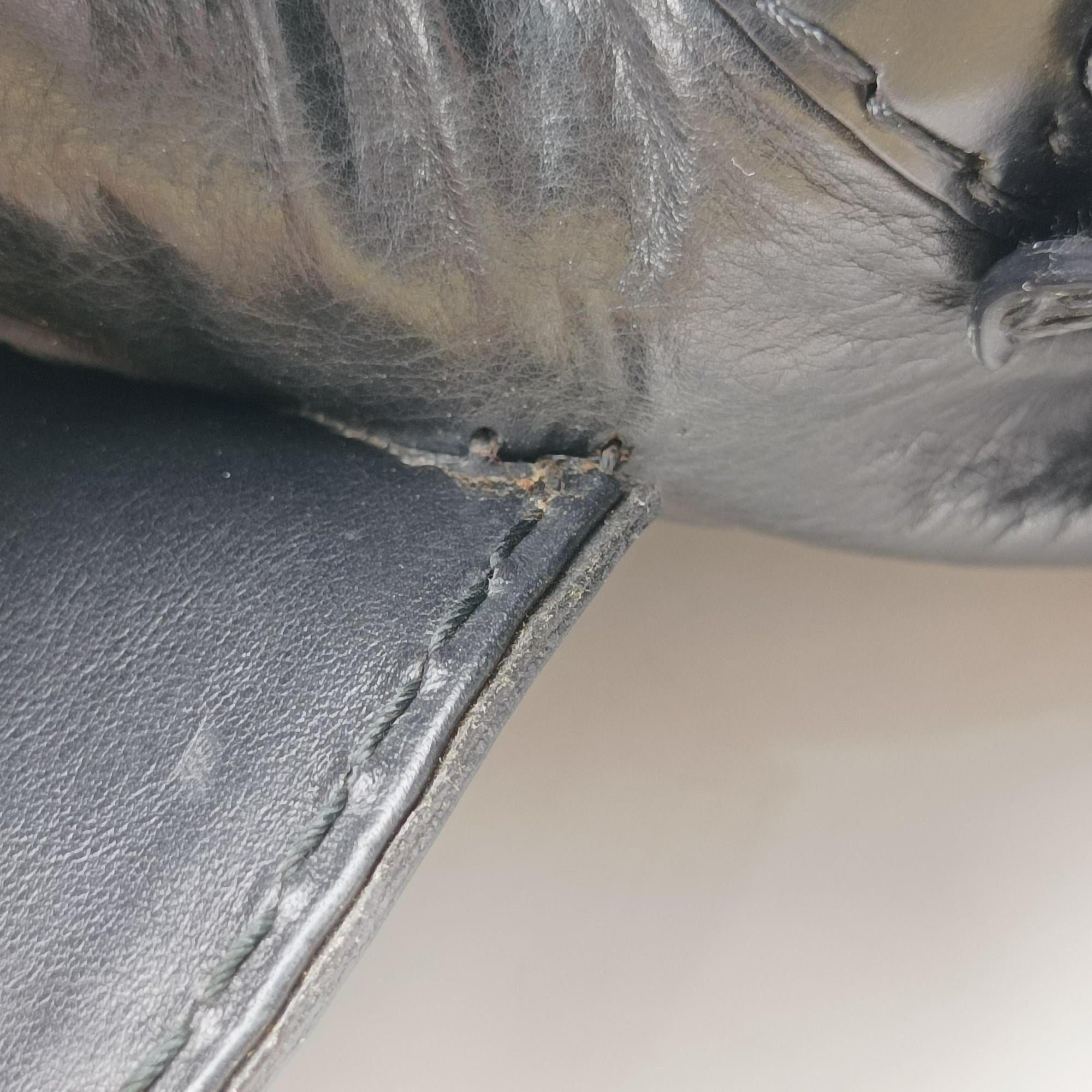 Dialux Queen Large Black Leather 189881 G1509820ダイラックス クイーン ラージ ブラック レザー 189881 G1509820