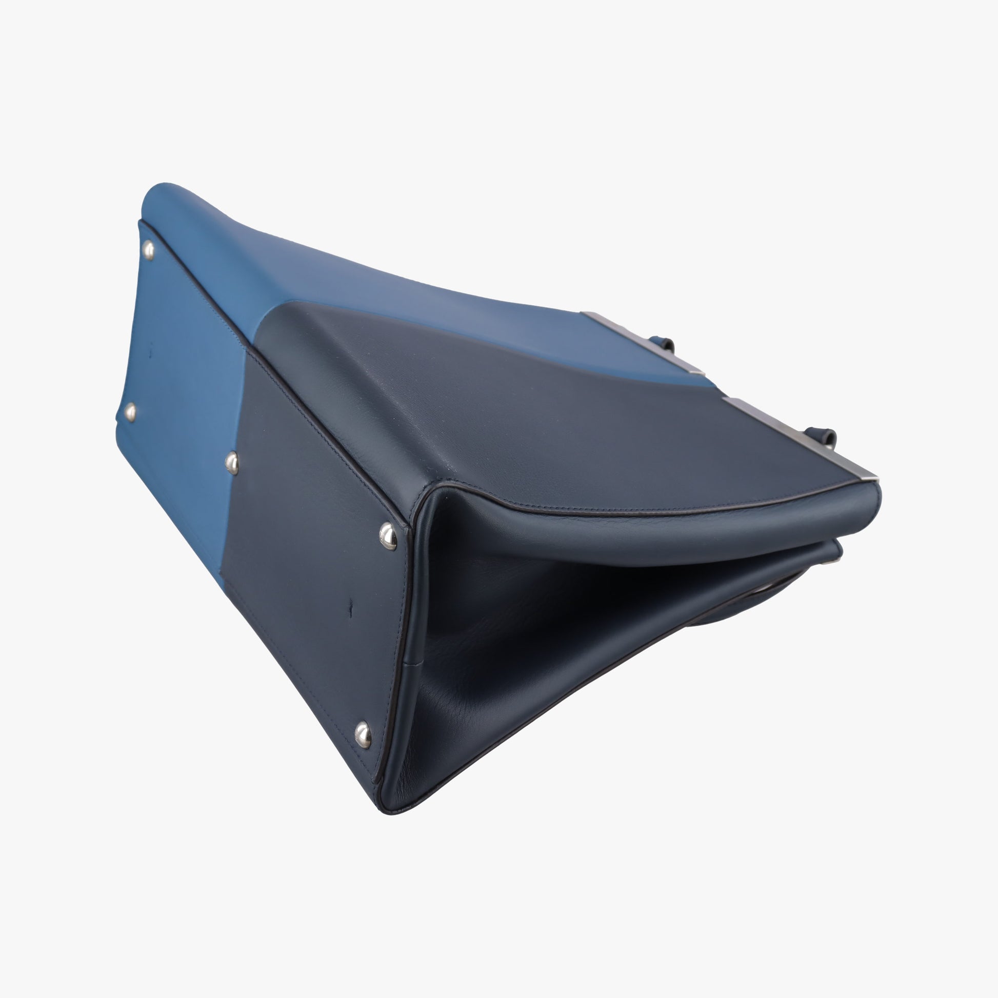 Troisjours Navy × Blue Leather 8BH272 8BH272-N5T 148-2516トロワジュール ネイビー × ブルー レザー 8BH272 8BH272-N5T 148-2516