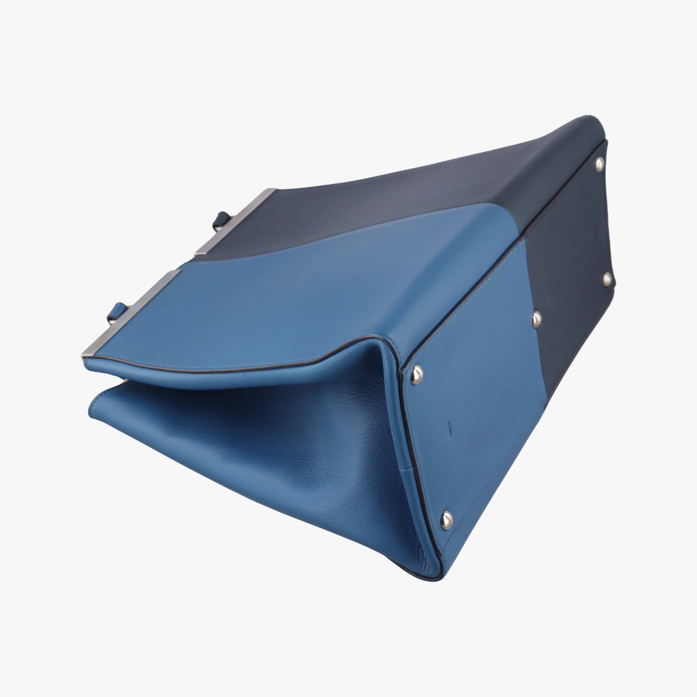 Troisjours Navy × Blue Leather 8BH272 8BH272-N5T 148-2516トロワジュール ネイビー × ブルー レザー 8BH272 8BH272-N5T 148-2516