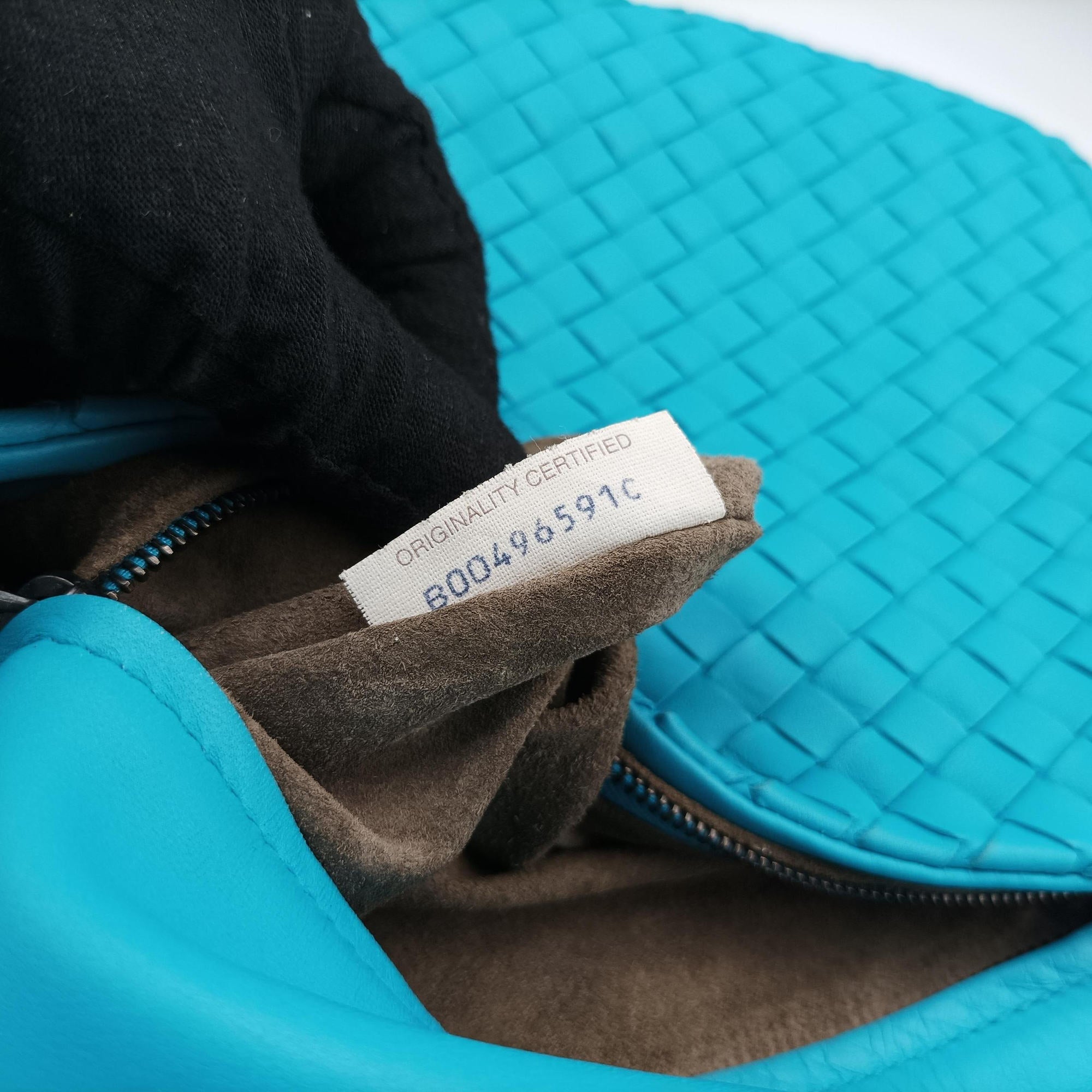 Intrecciato Blue lambskin B00496591Cイントレチャート ブルー ラムスキン B00496591C