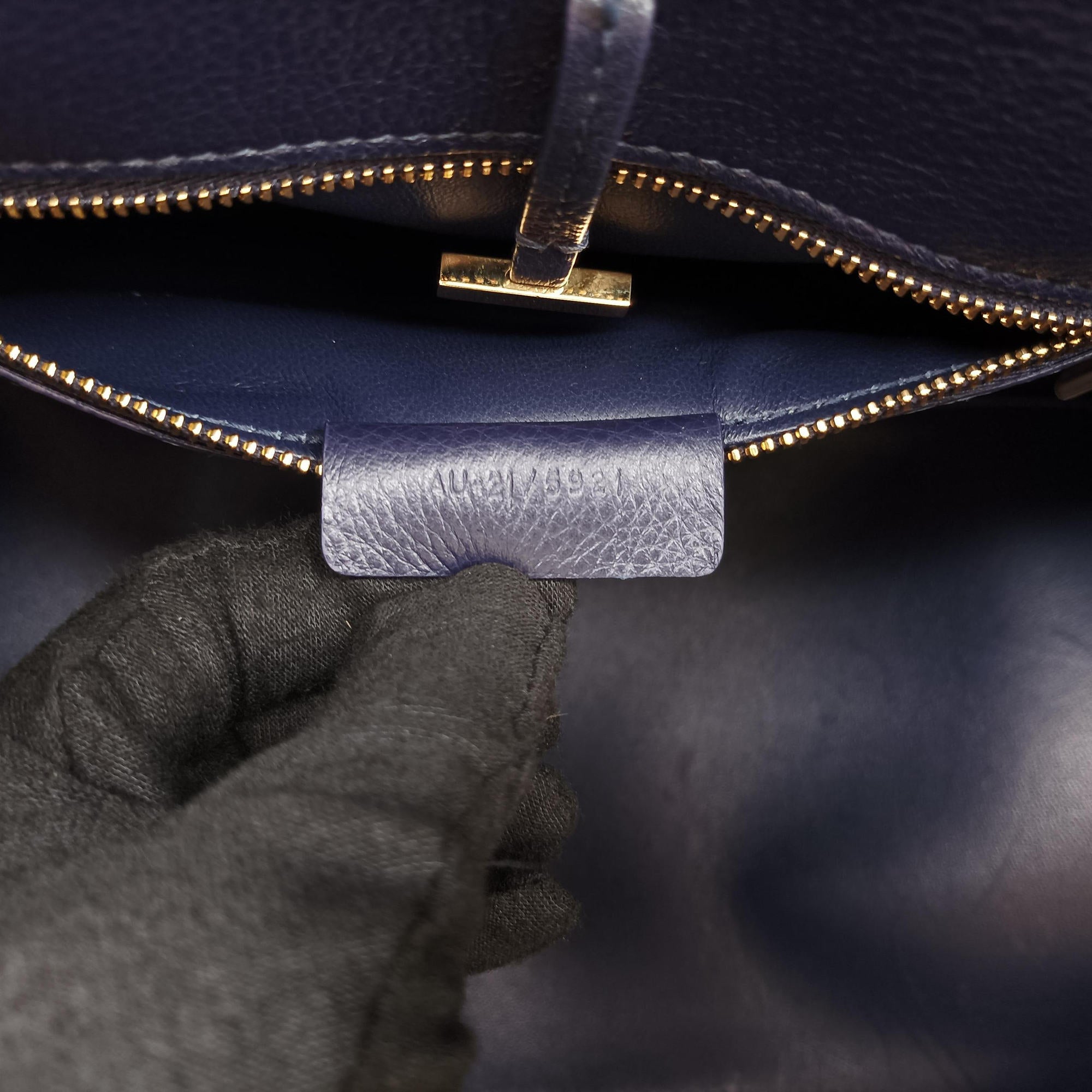 hug Navy leather AU-21/5921ハグ ネイビー レザー AU-21/5921
