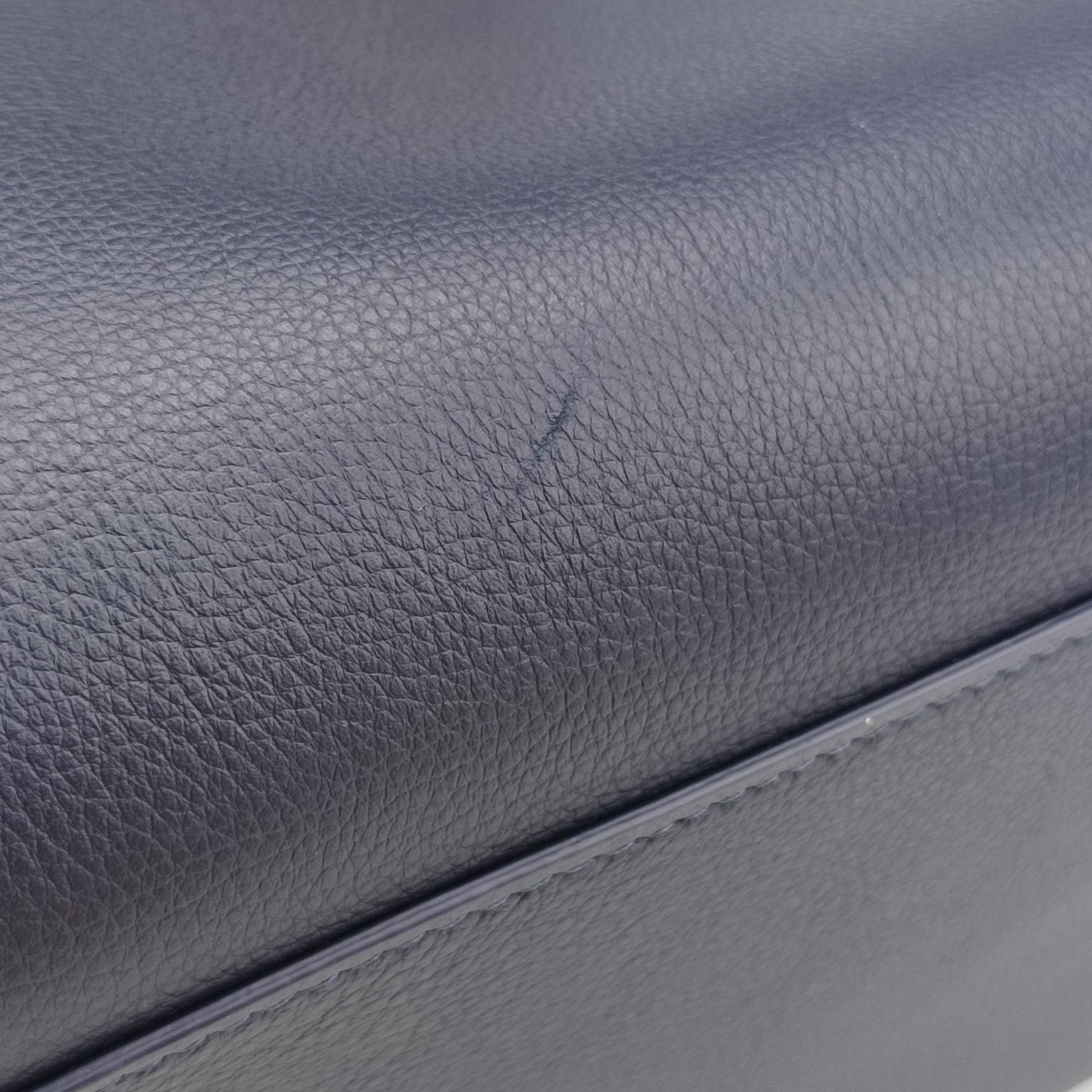 hug Navy leather AU-21/5921ハグ ネイビー レザー AU-21/5921